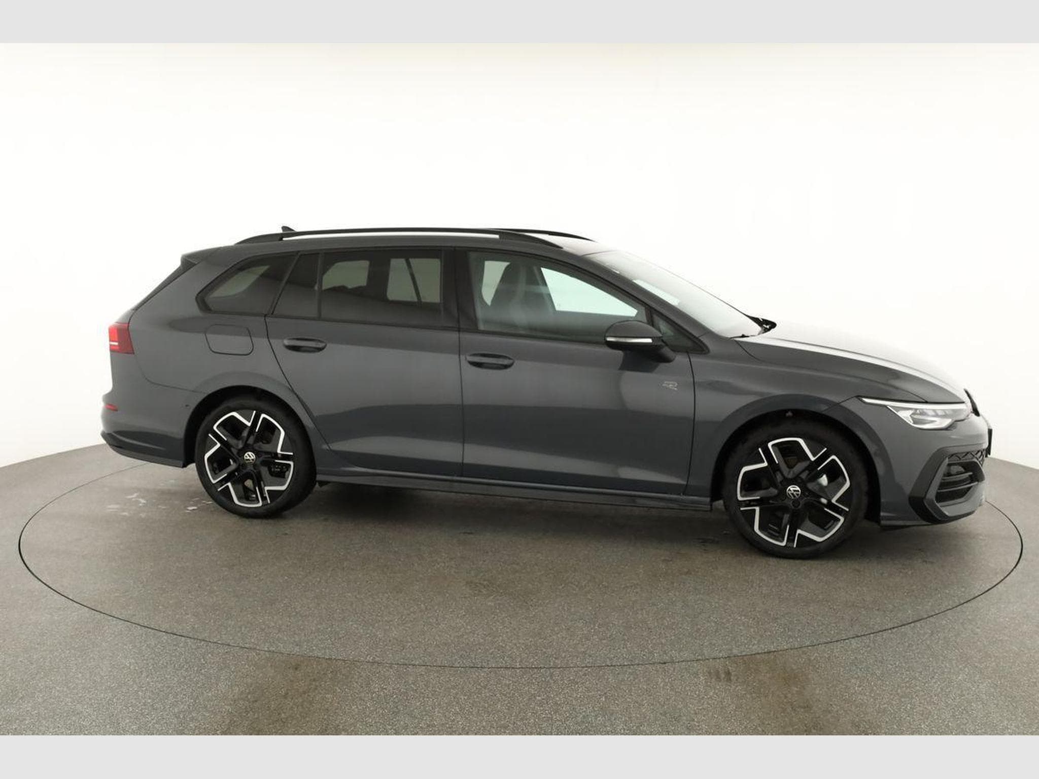 VW Golf Variant 1.5 TSI 110 kW R-Line (2026) - Photo 23