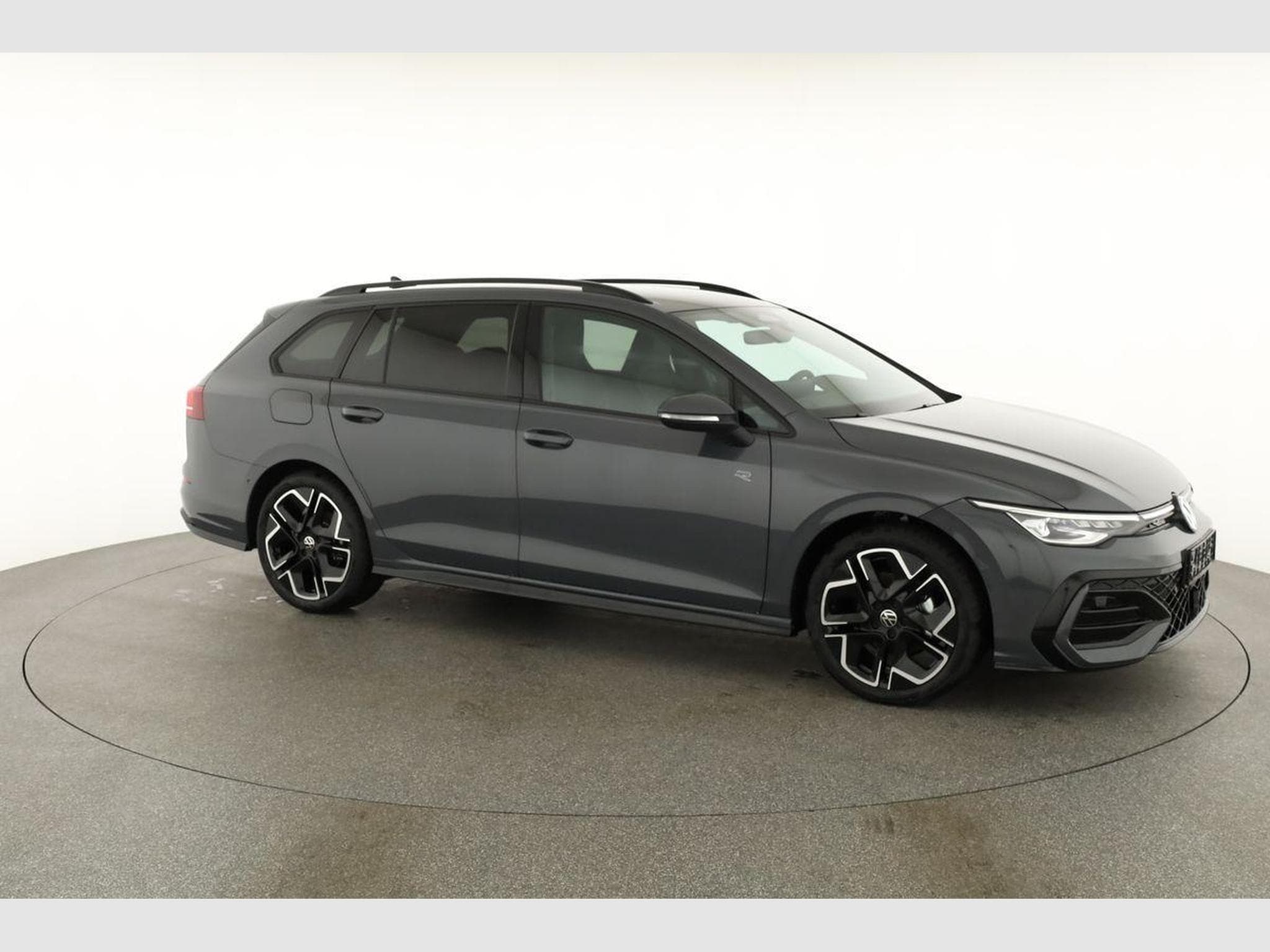VW Golf Variant 1.5 TSI 110 kW R-Line (2026) - Photo 24