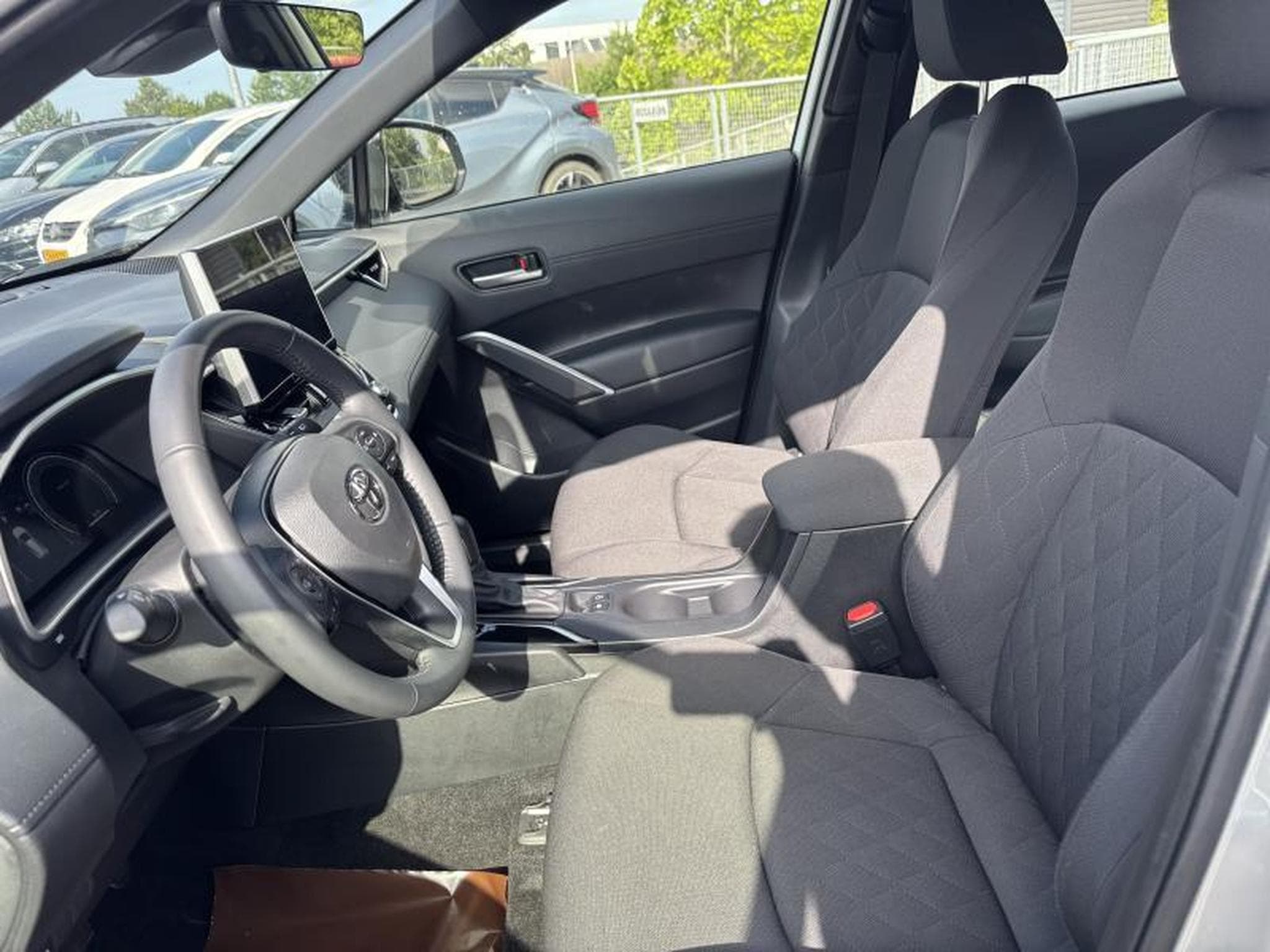 Toyota Corolla Dynamic 2,0 + Safety Pack (2024) - Photo 11