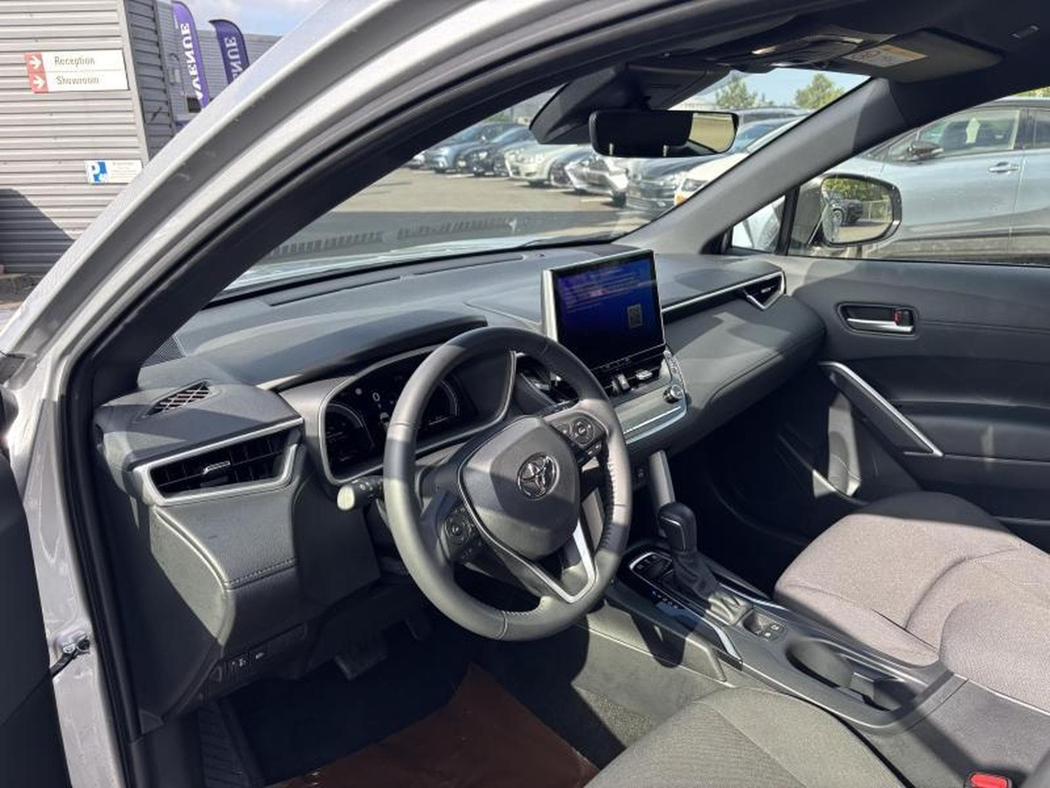 Toyota Corolla Dynamic 2,0 + Safety Pack (2024) - Photo 7