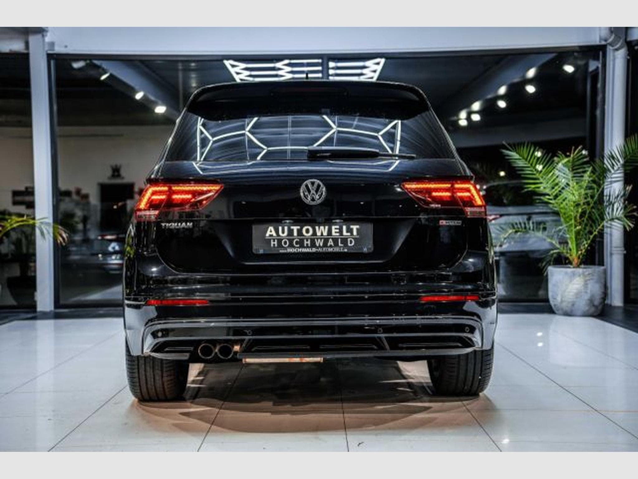 VW Tiguan Tiguan 2.0 TDI DSG Highl R-Line 4M NAVI LED PANO (2020) - Photo 13