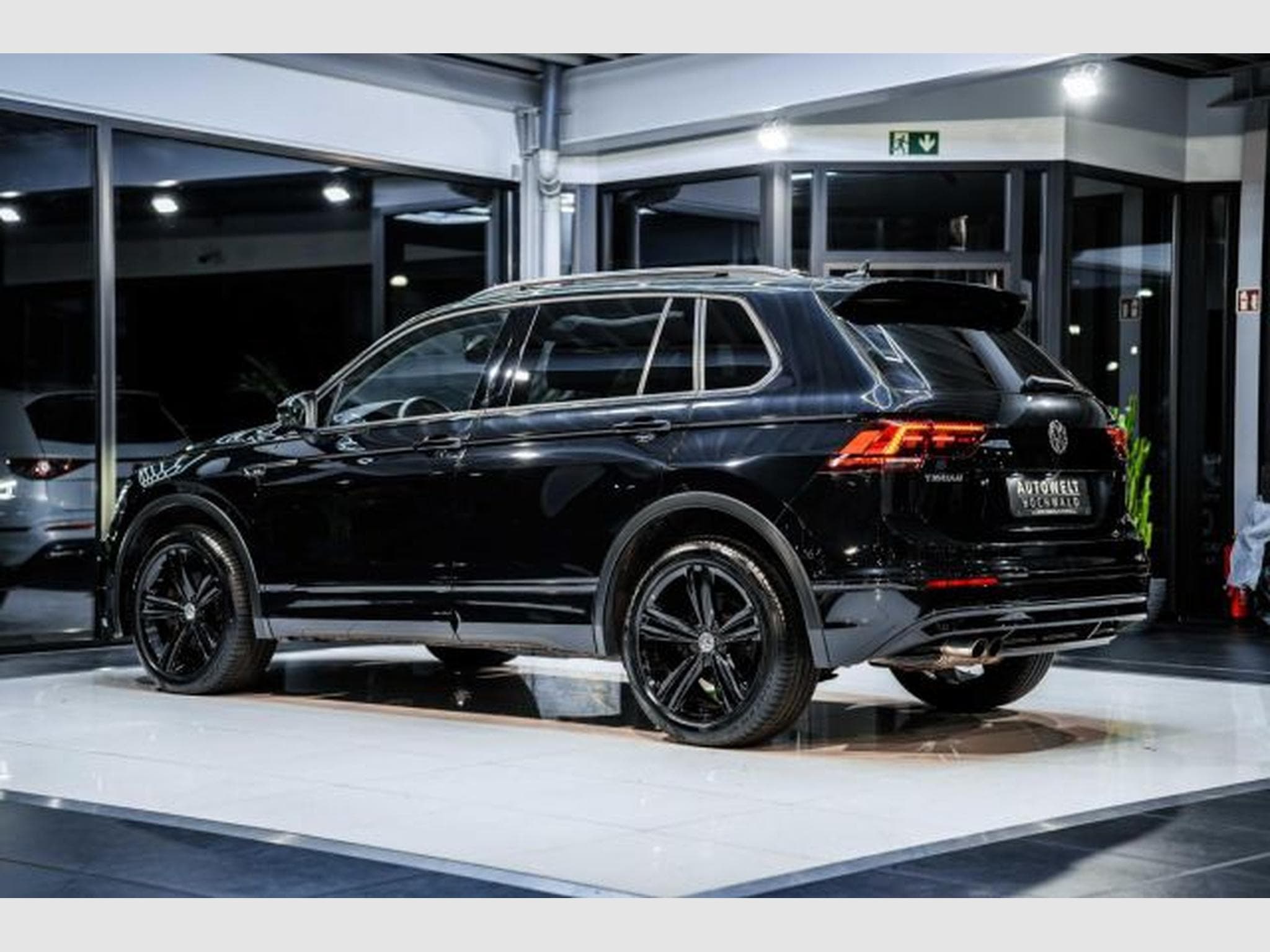 VW Tiguan Tiguan 2.0 TDI DSG Highl R-Line 4M NAVI LED PANO (2020) - Photo 14