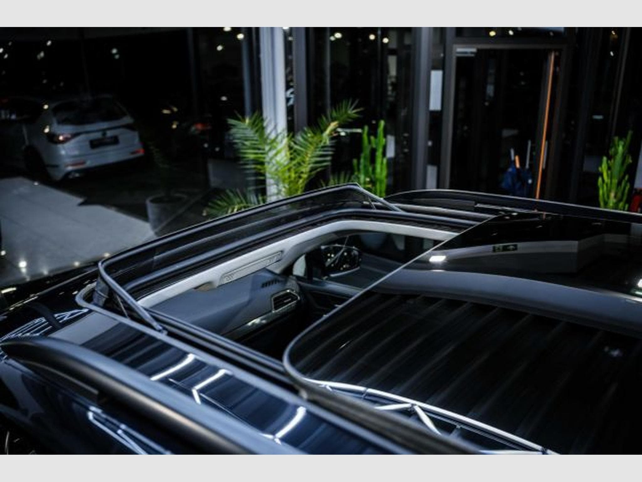 VW Tiguan Tiguan 2.0 TDI DSG Highl R-Line 4M NAVI LED PANO (2020) - Photo 15