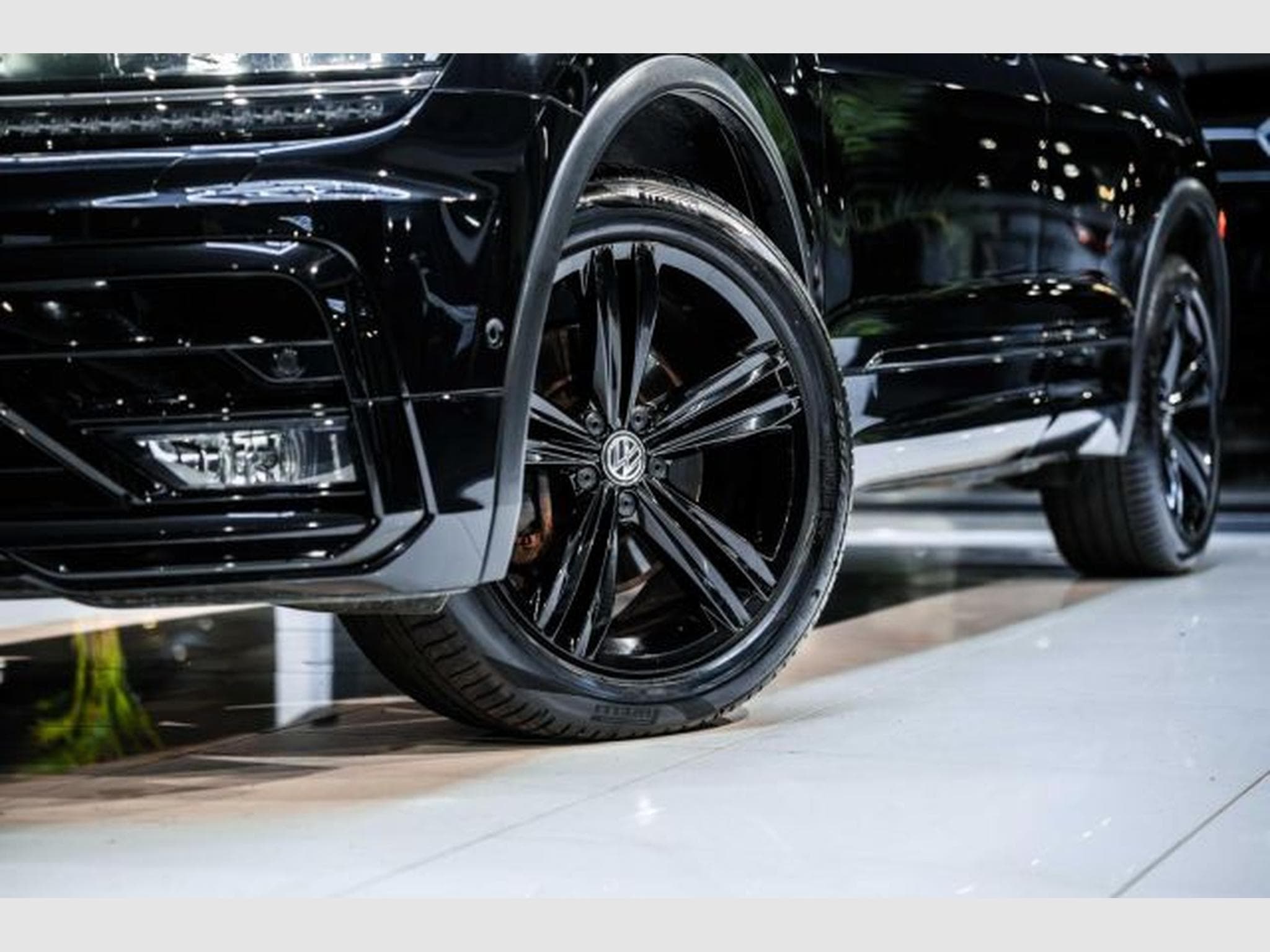 VW Tiguan Tiguan 2.0 TDI DSG Highl R-Line 4M NAVI LED PANO (2020) - Photo 3