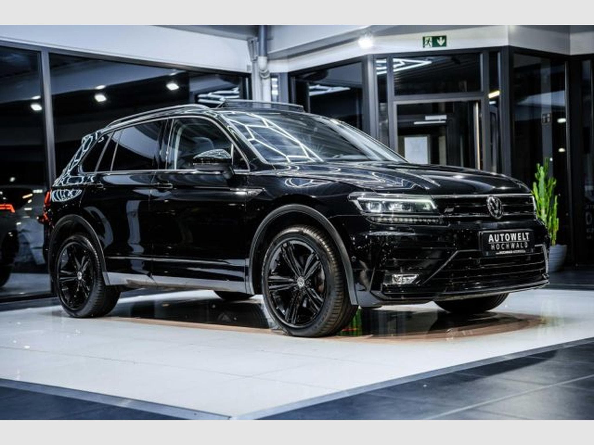 VW Tiguan Tiguan 2.0 TDI DSG Highl R-Line 4M NAVI LED PANO (2020) - Photo 6