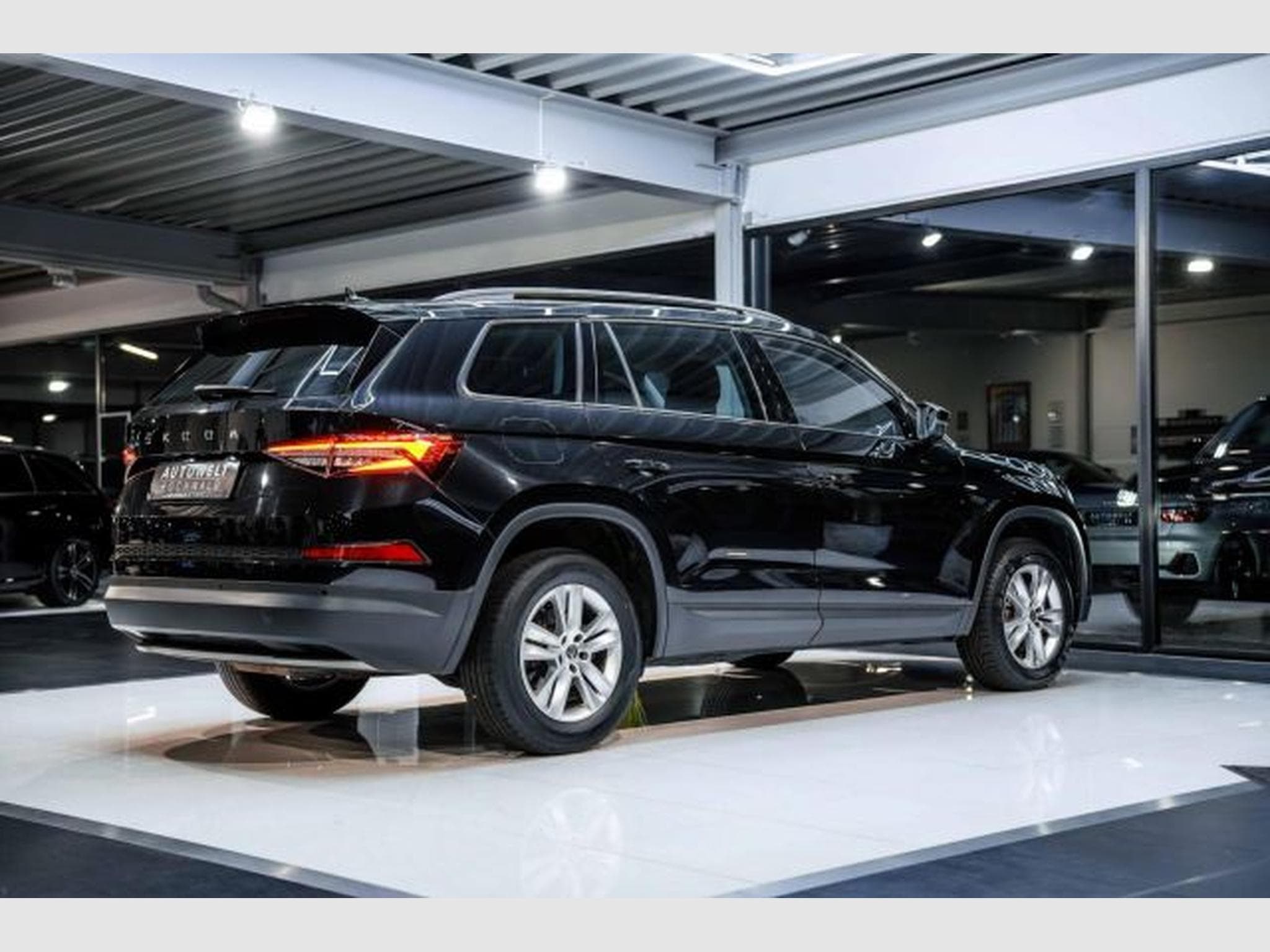 Skoda Kodiaq Kodiaq 2.0 TDI DSG NAVI LED AHK 7-Sitzer VIRTUAL (2022) - Photo 13