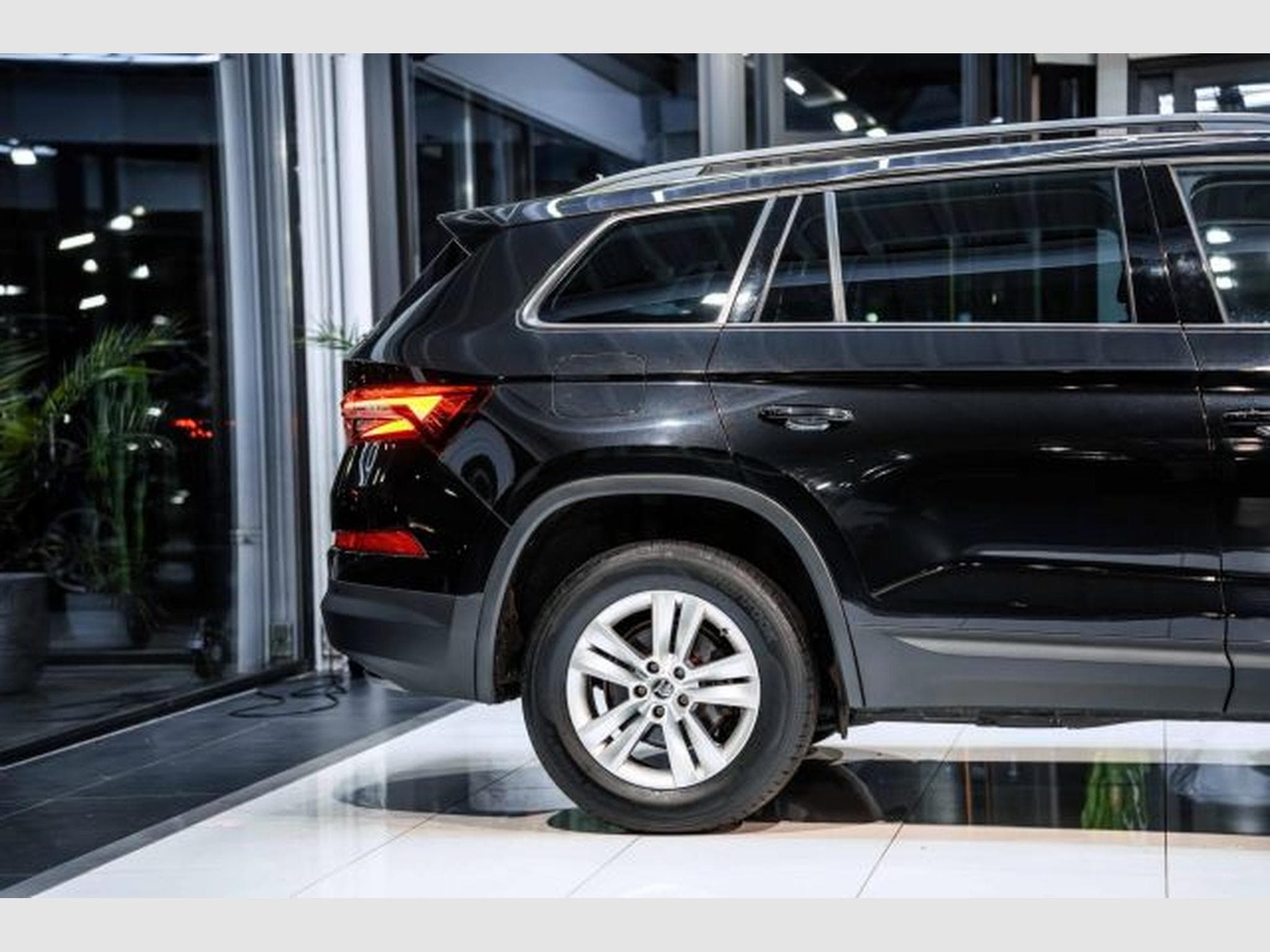 Skoda Kodiaq Kodiaq 2.0 TDI DSG NAVI LED AHK 7-Sitzer VIRTUAL (2022) - Photo 8