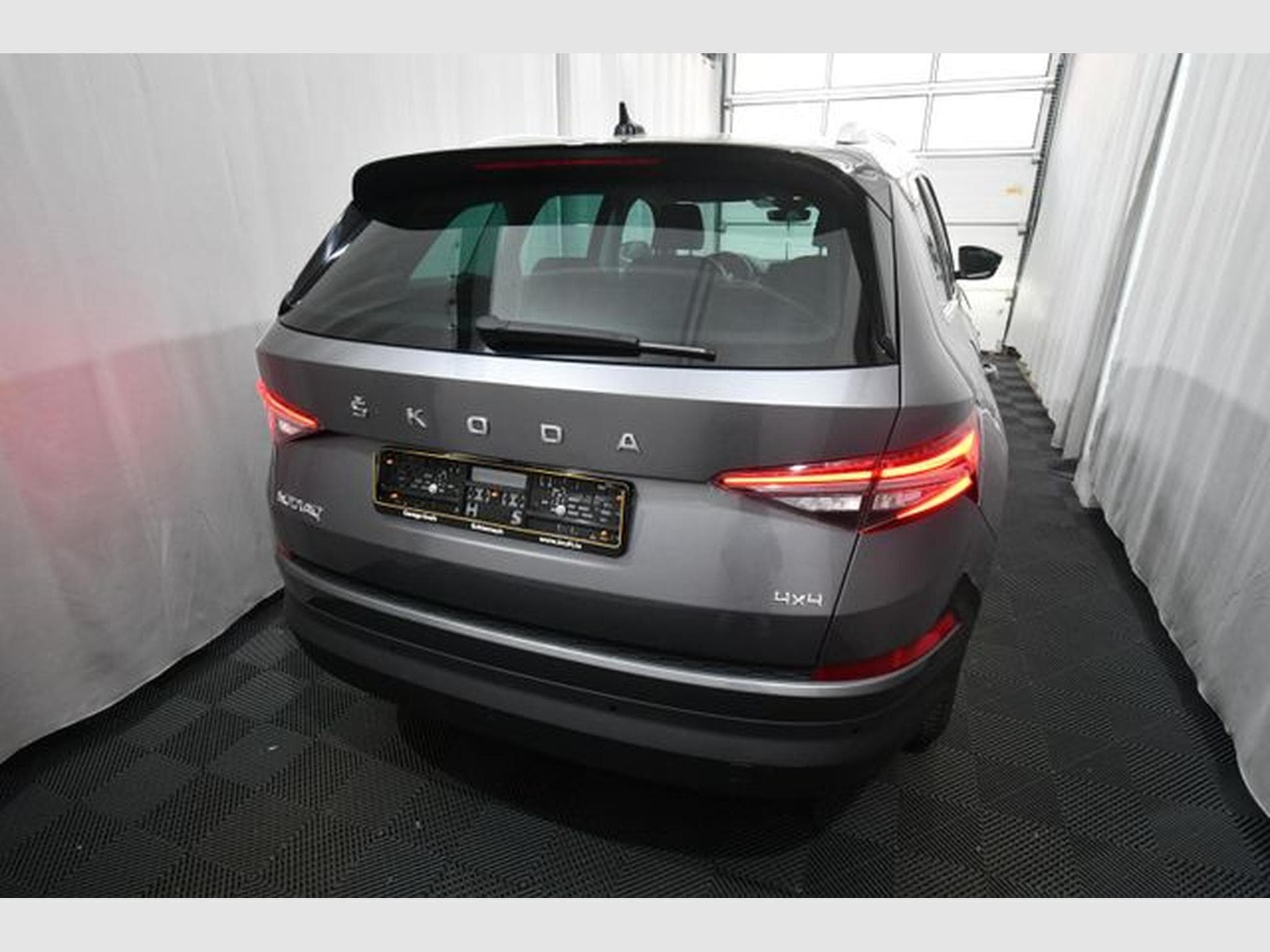 Skoda Kodiaq Kodiaq Style 4x4, AHK, Navi, 18", Leder (2023) - Photo 4