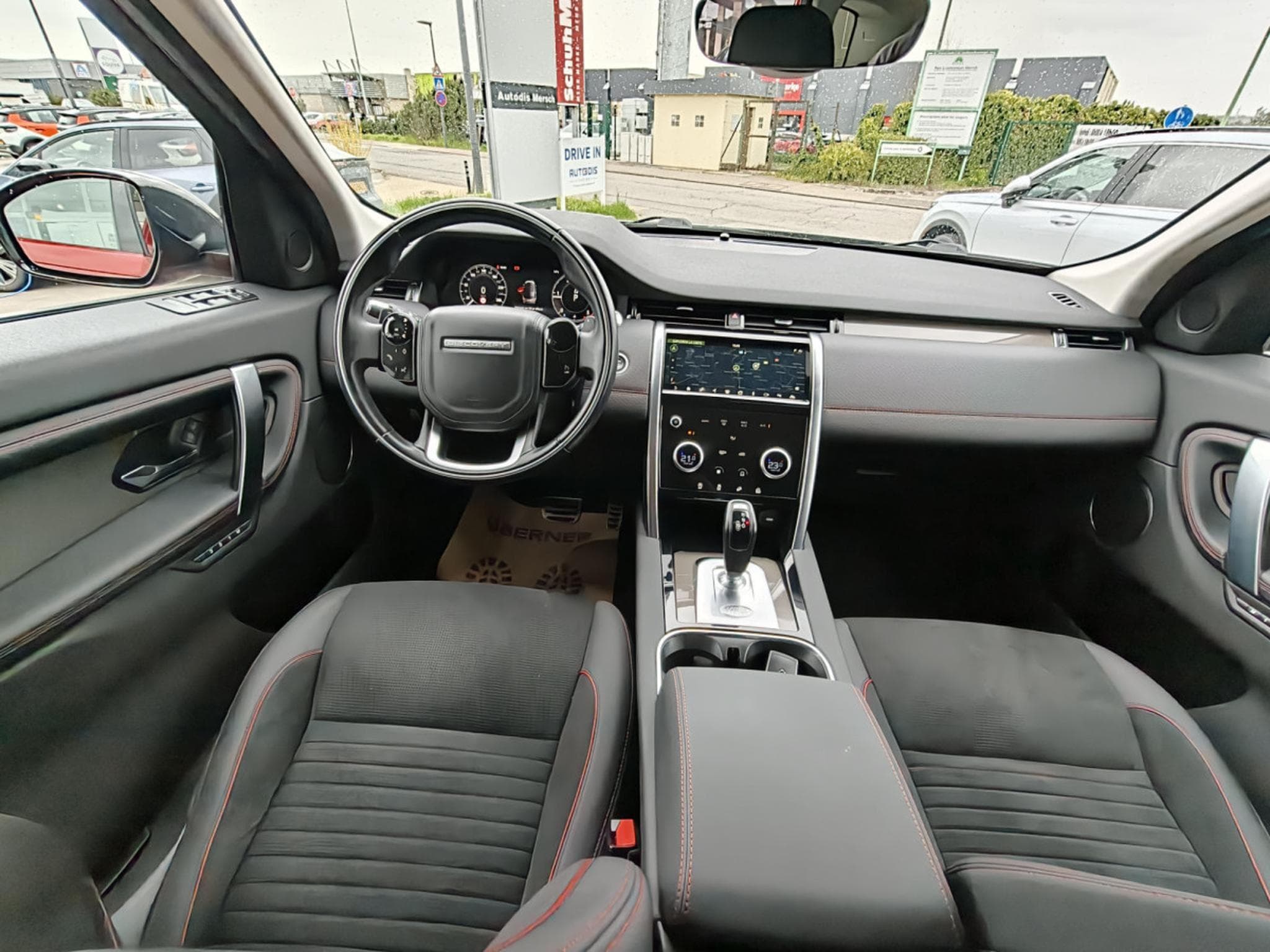Land-Rover Discovery Sport 2.0 TD 4WD R-DYNAMICS AUTO (2020) - Photo 3