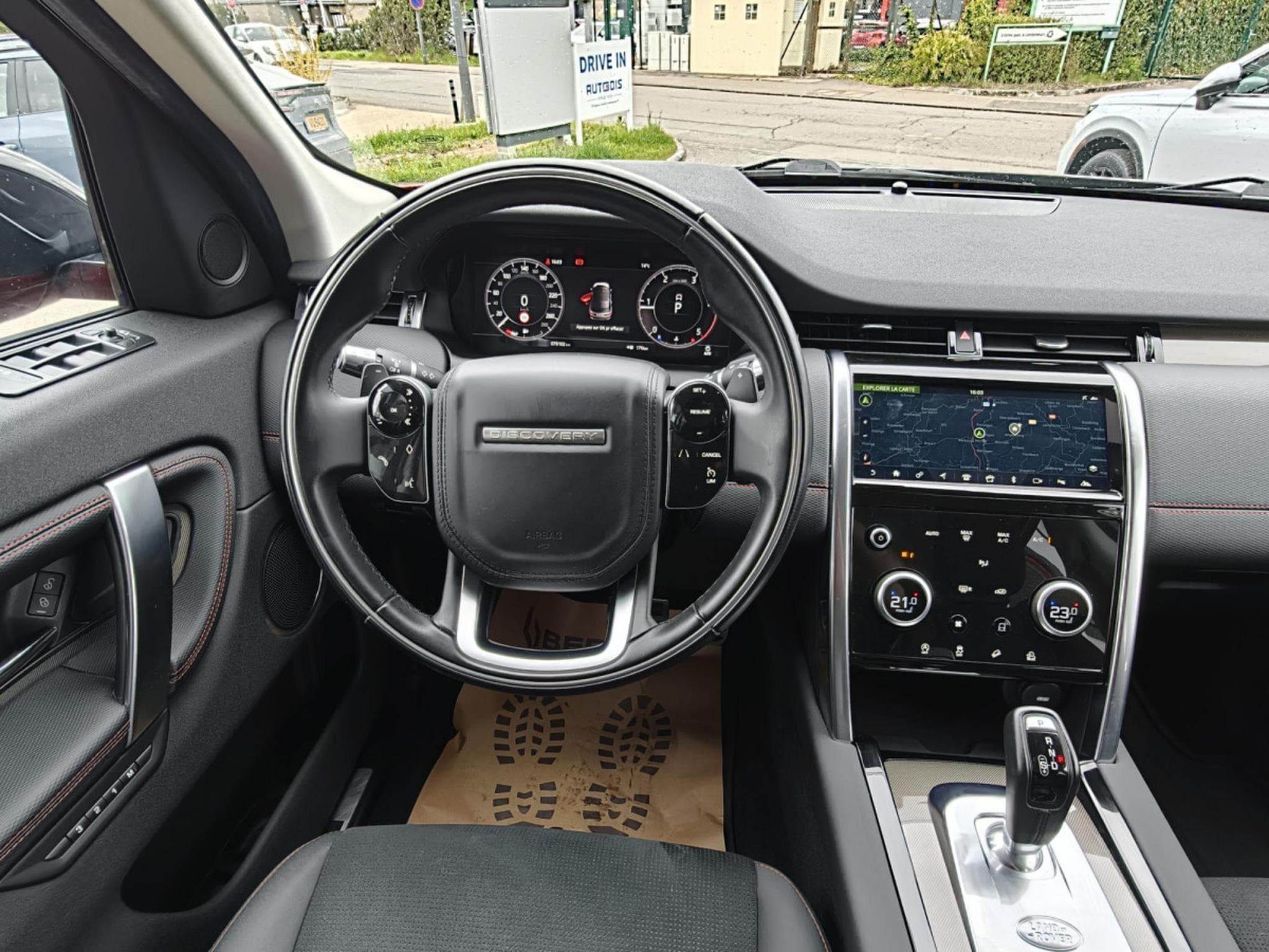 Land-Rover Discovery Sport 2.0 TD 4WD R-DYNAMICS AUTO (2020) - Photo 4