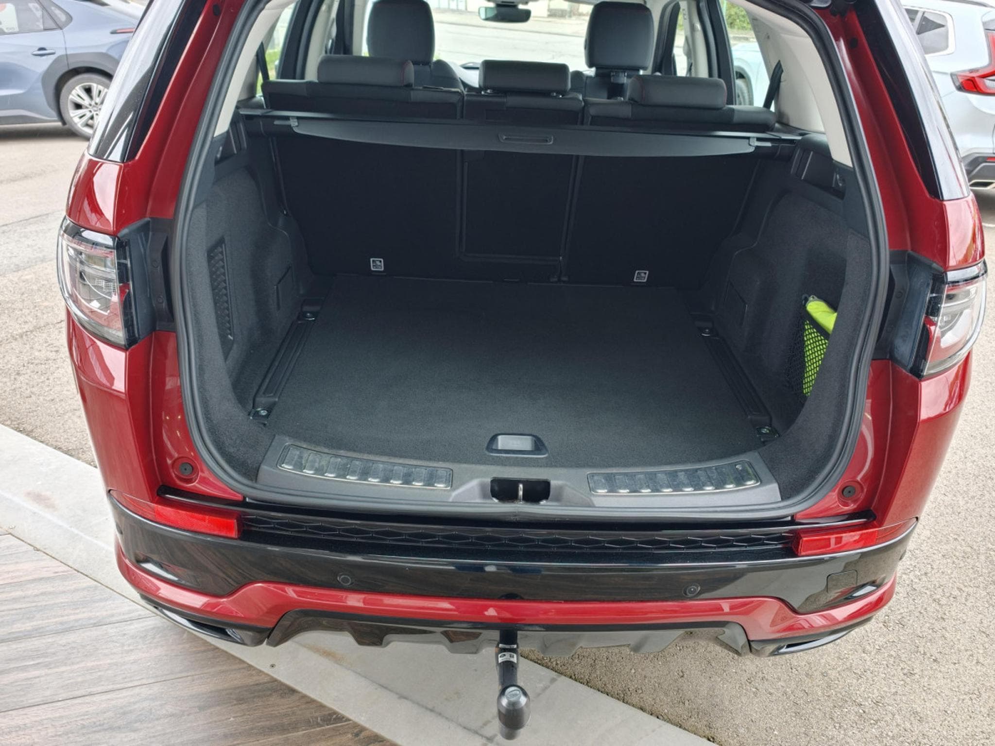 Land-Rover Discovery Sport 2.0 TD 4WD R-DYNAMICS AUTO (2020) - Photo 5