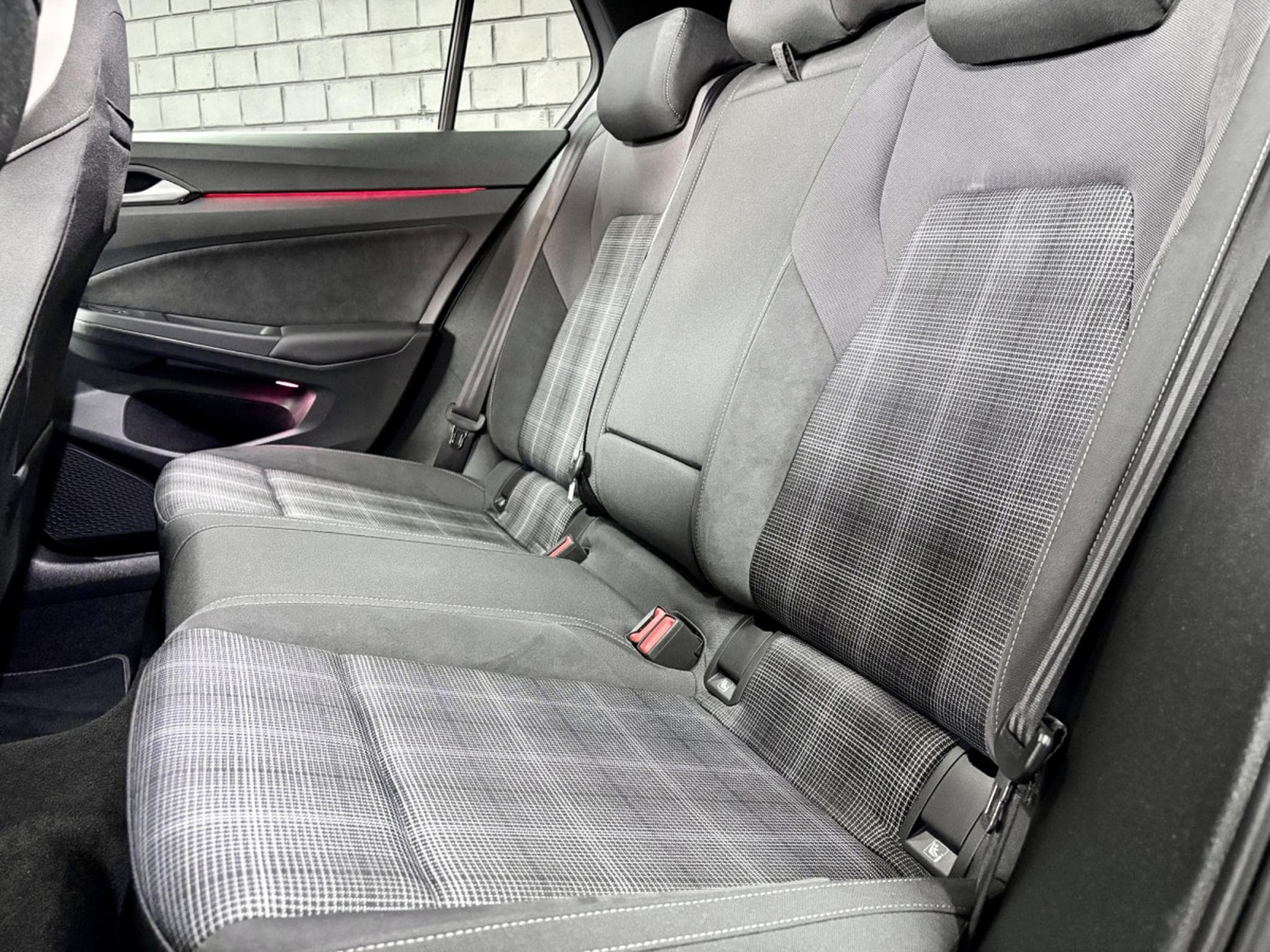 VW Golf GTD 2.0 TDI DSG7 200 CV *PANO* ATTELAGE* (2024) - Photo 19