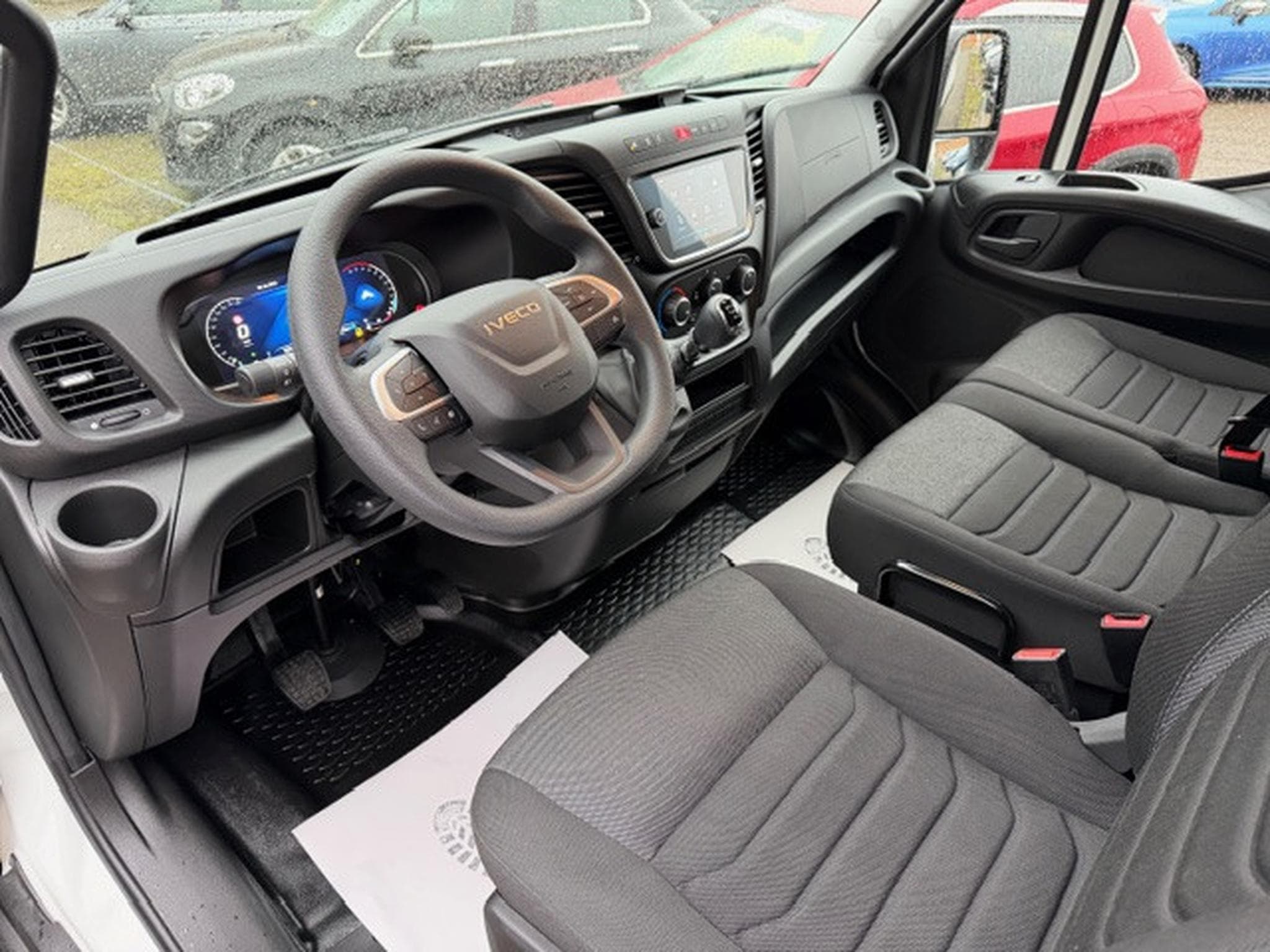 Iveco Daily 2.3 35S16 Fourgon Pack (2025) - Photo 4