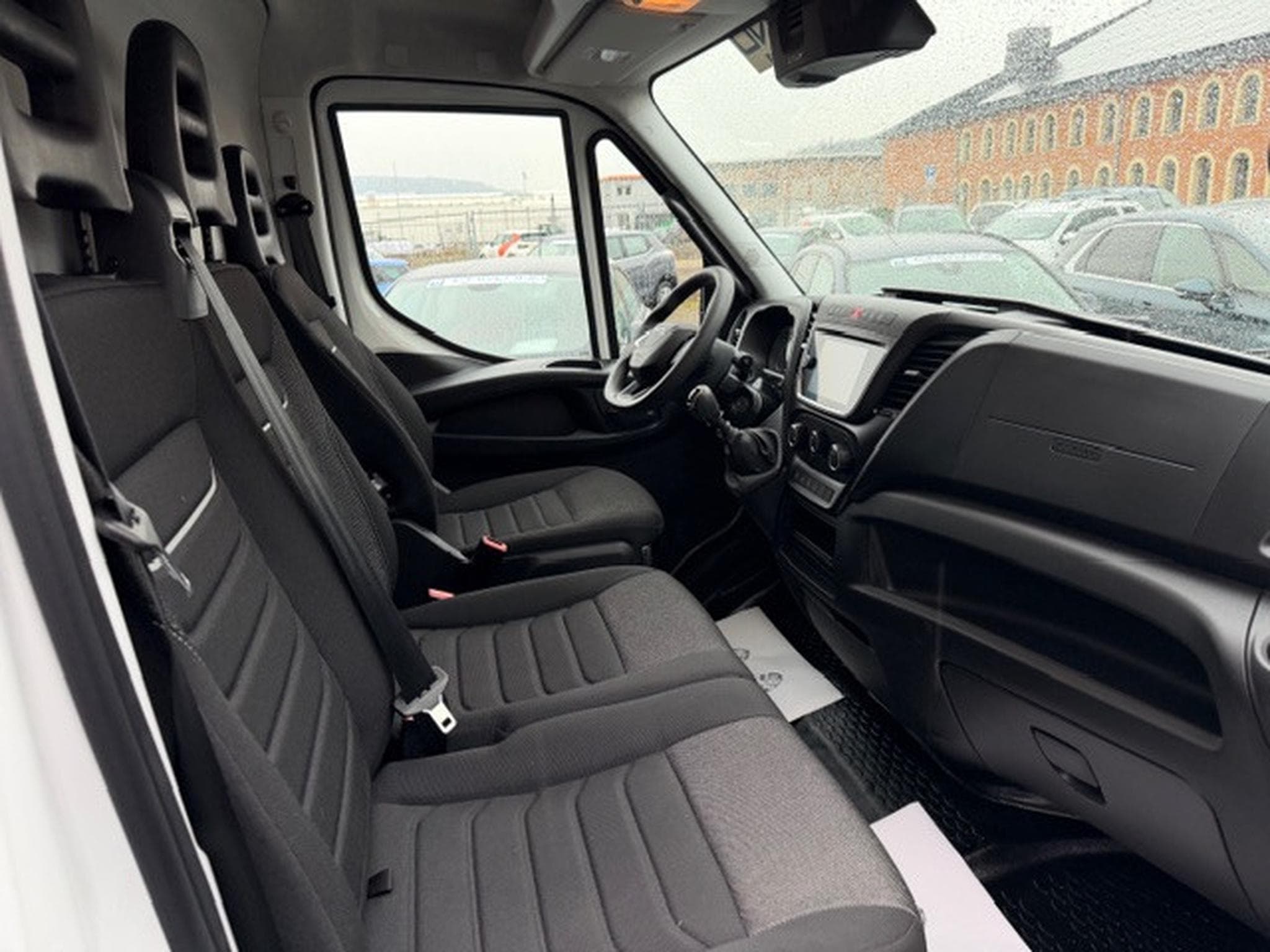 Iveco Daily 2.3 35S16 Fourgon Pack (2025) - Photo 5
