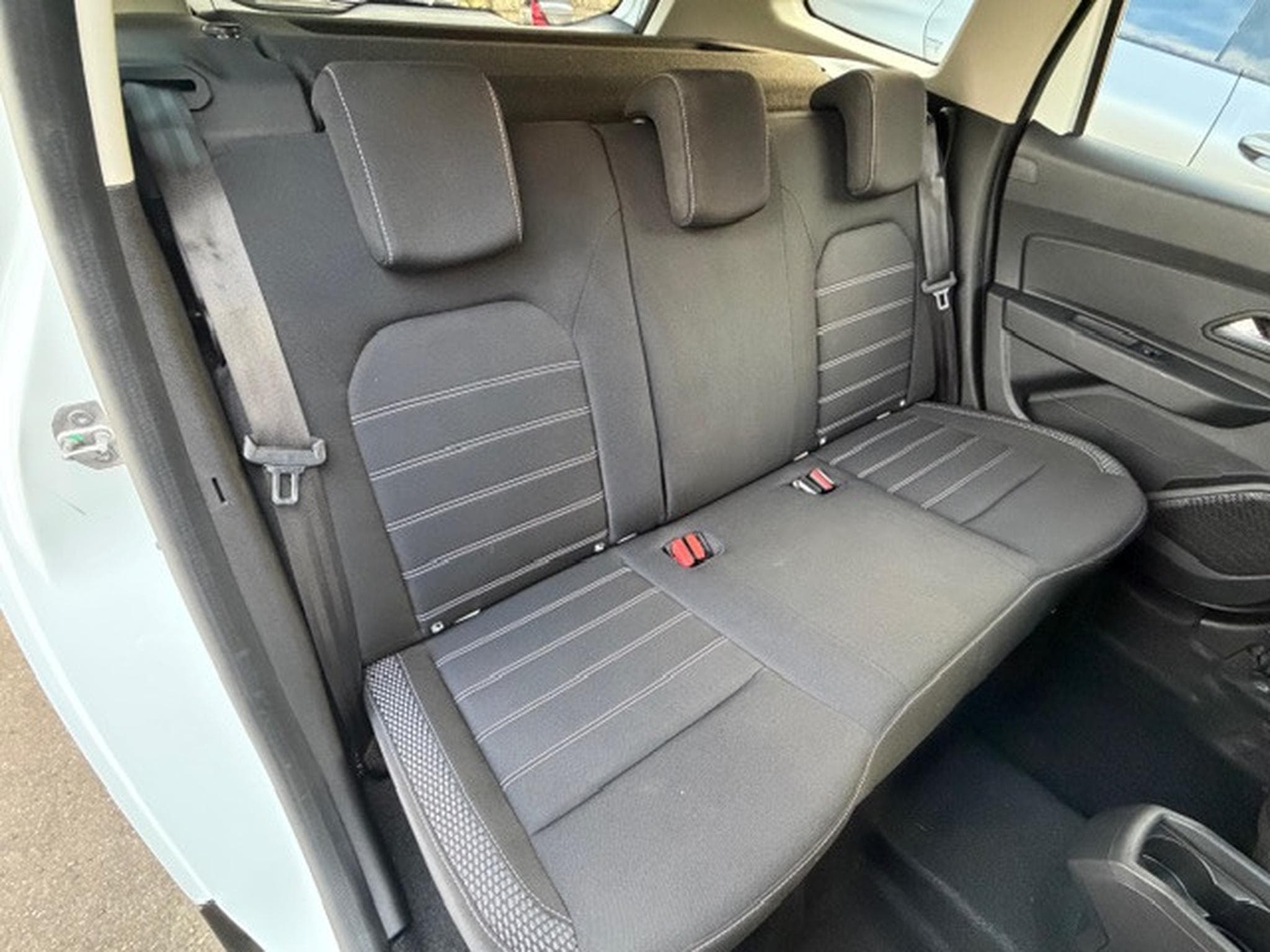 Dacia Duster 1.5 Dci 116 Prestige Luxe (2021) - Photo 4