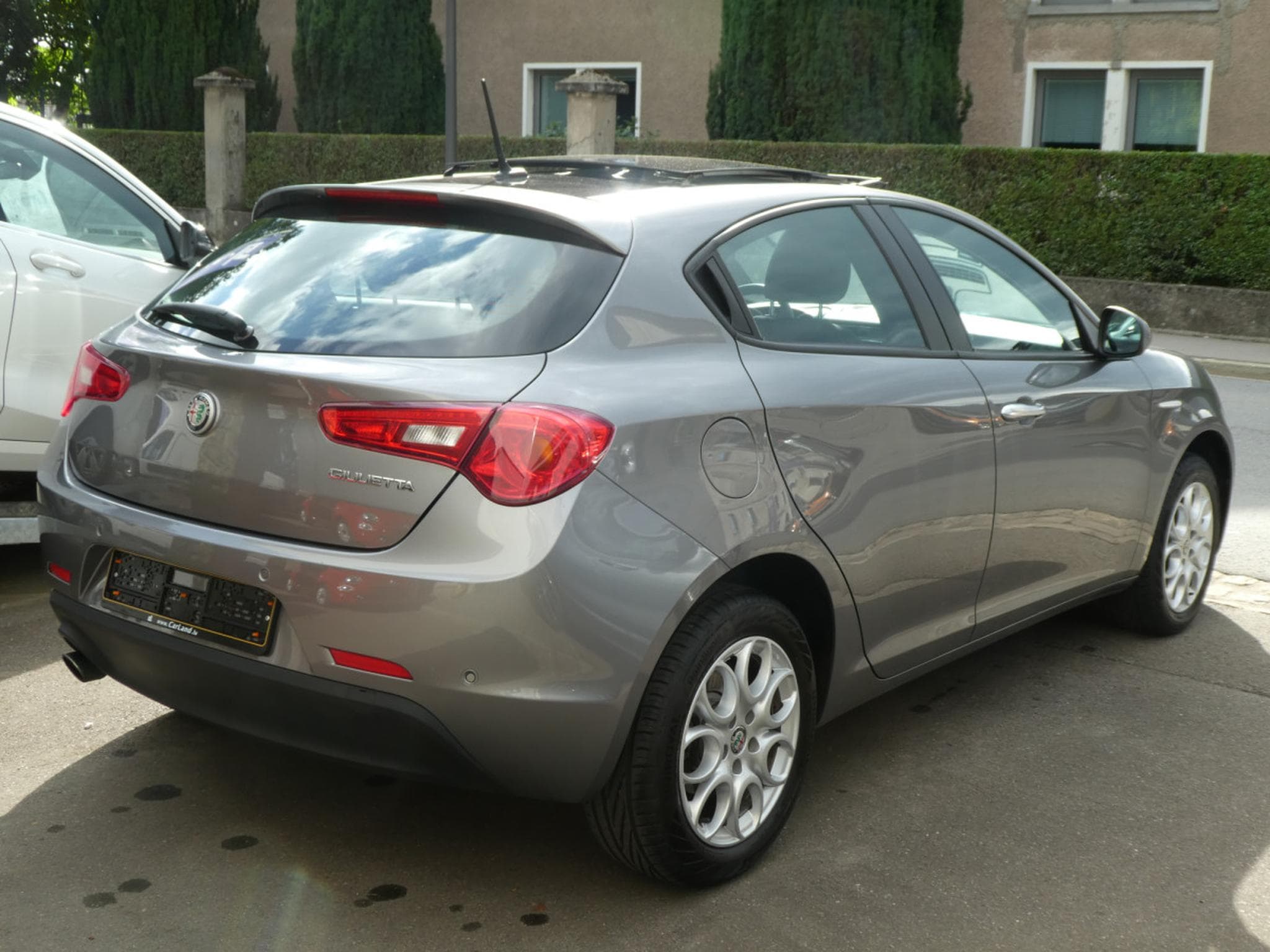 Alfa-Romeo Giulietta 1.4 TB 170 Luxe Automatique (2017) - Photo 2