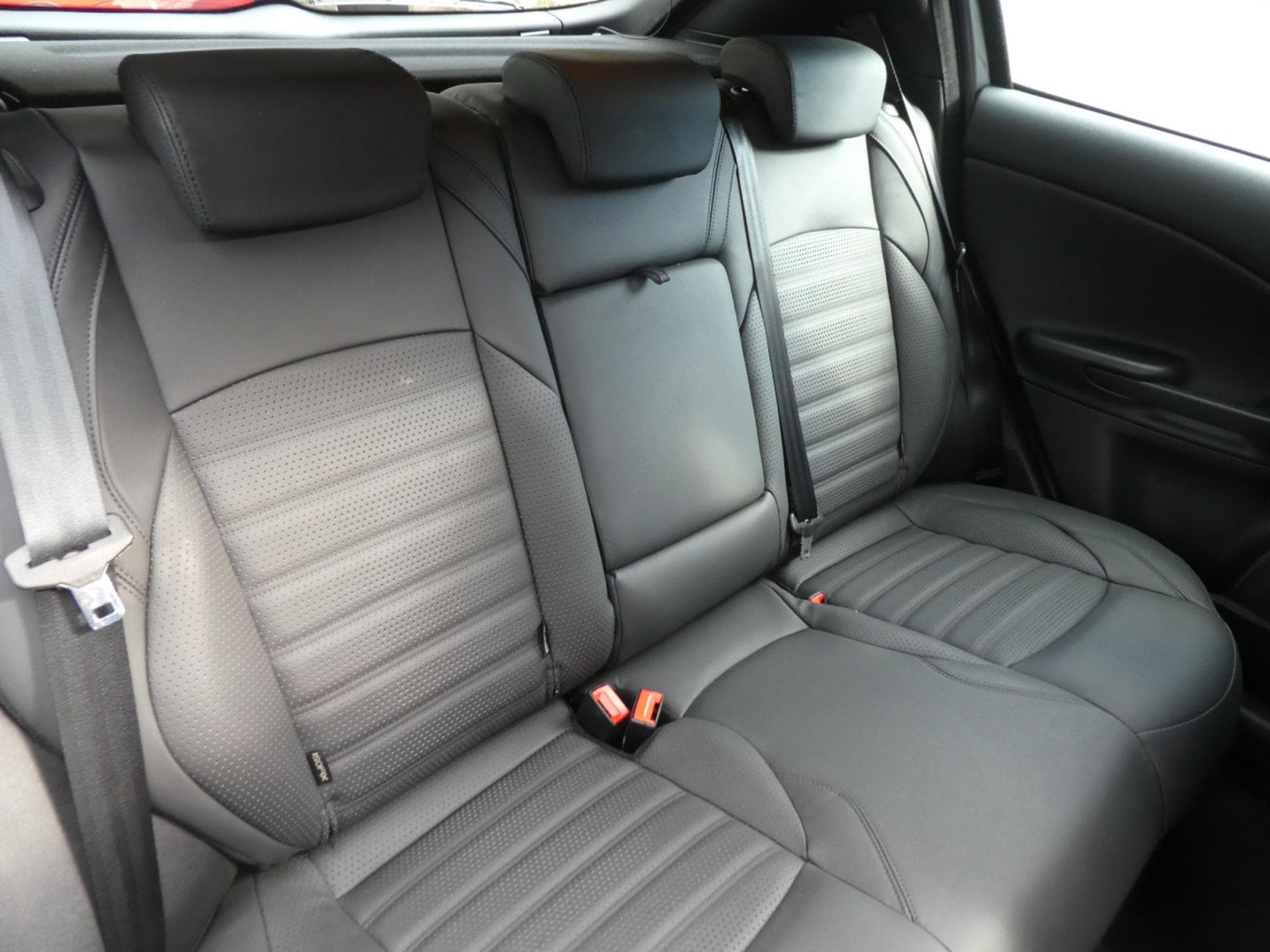 Alfa-Romeo Giulietta 1.4 TB 170 Luxe Automatique (2017) - Photo 4