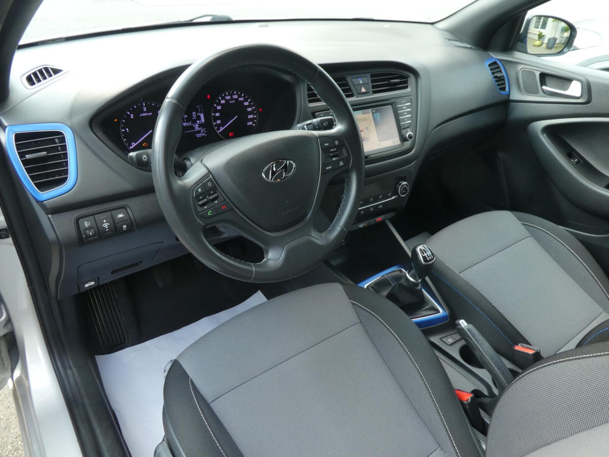 Hyundai i20 1.2 CRDi Pack (2017) - Photo 3