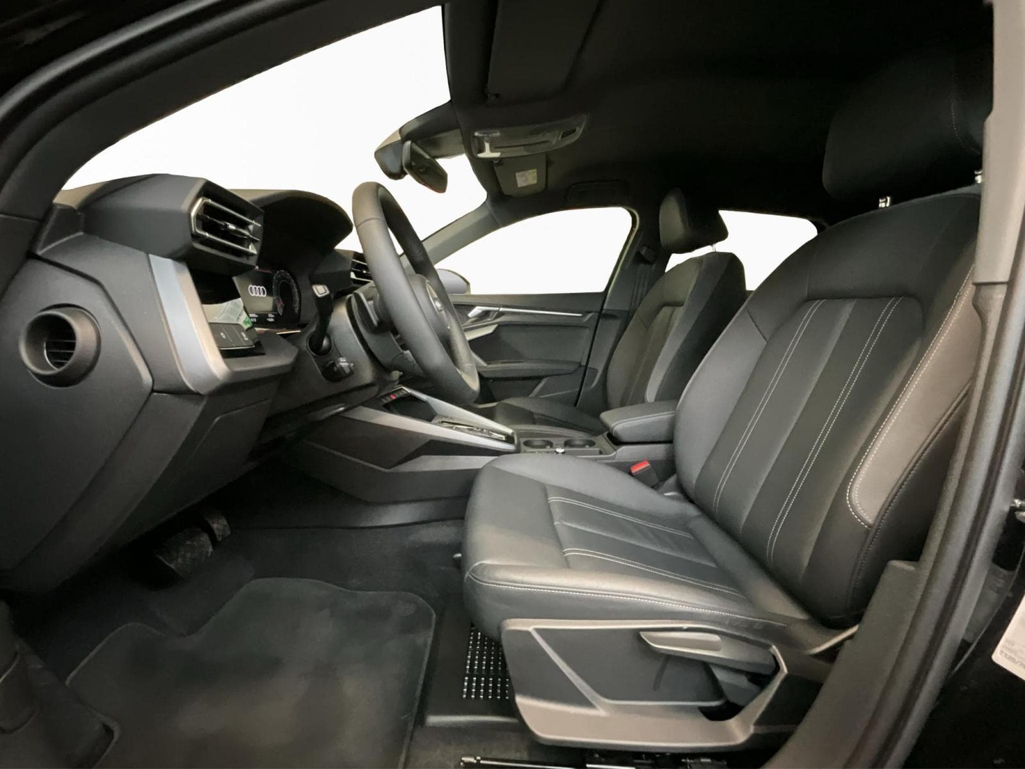 Audi A3 SB+Advanced+30TFSI+S-Tronic (2025) - Photo 9