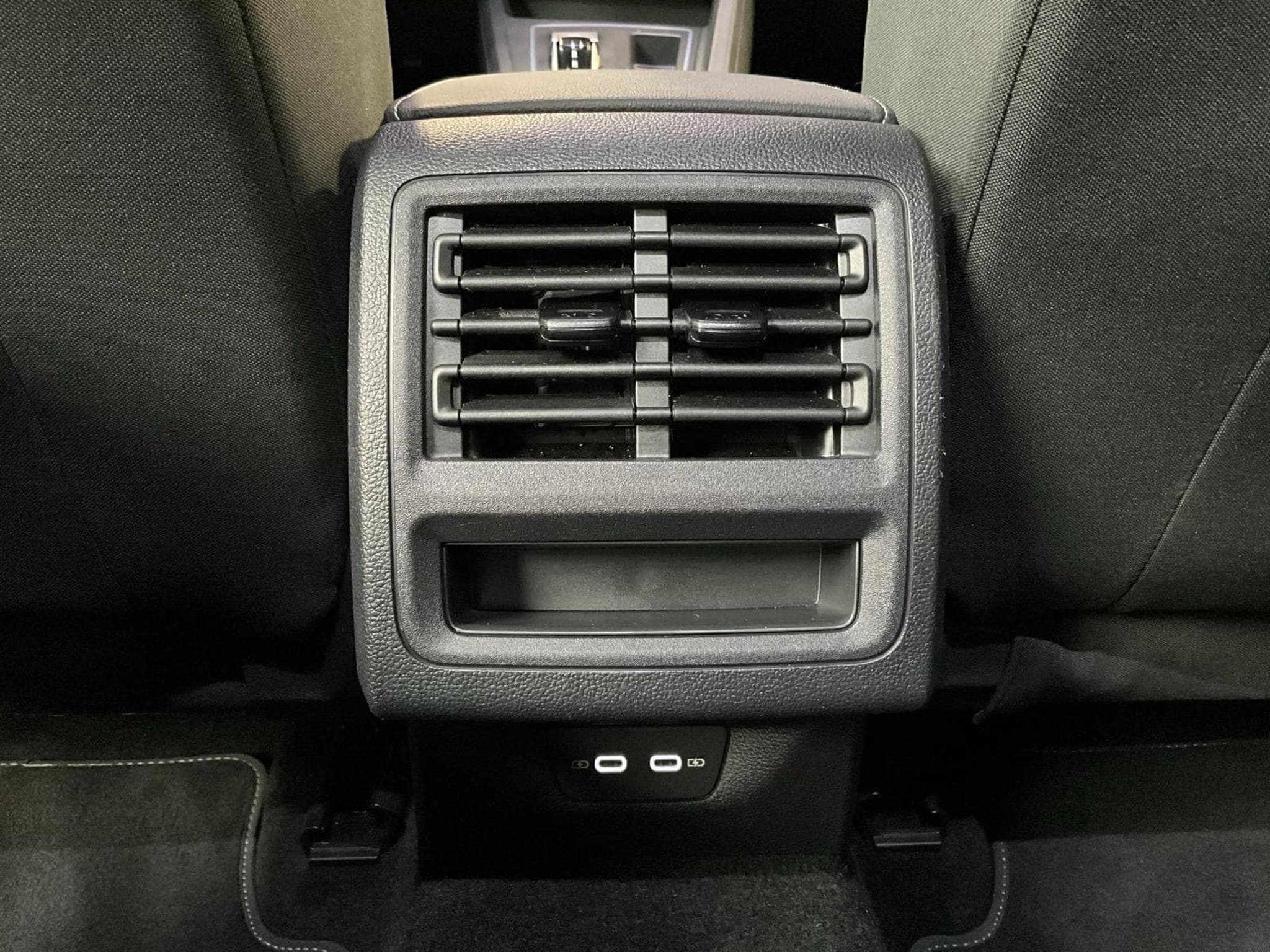 VW Golf Life+DSG+Navi+LED (2025) - Photo 18