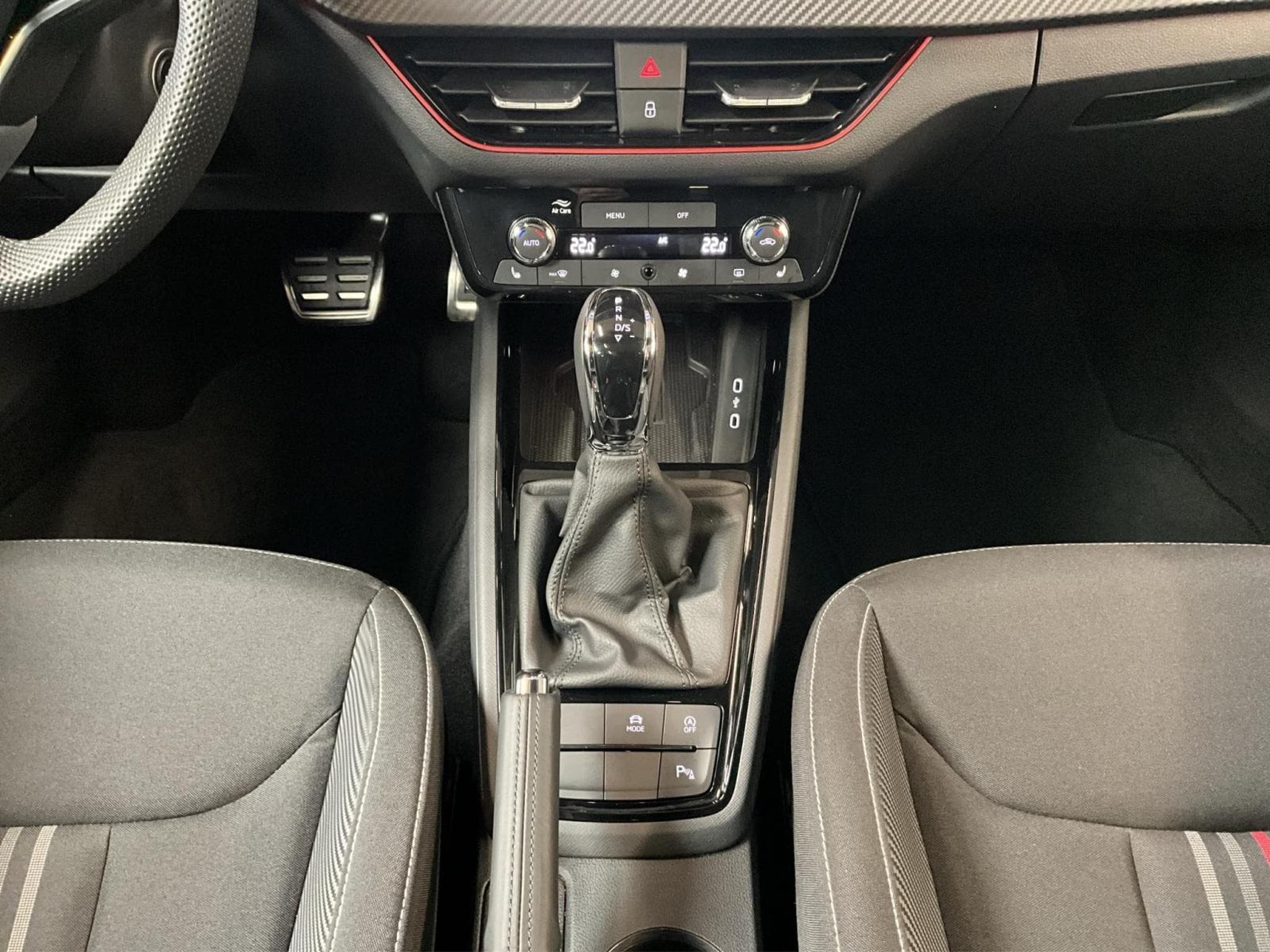 Skoda Scala Monte-Carlo+DSG+Pano+LED (2025) - Photo 12