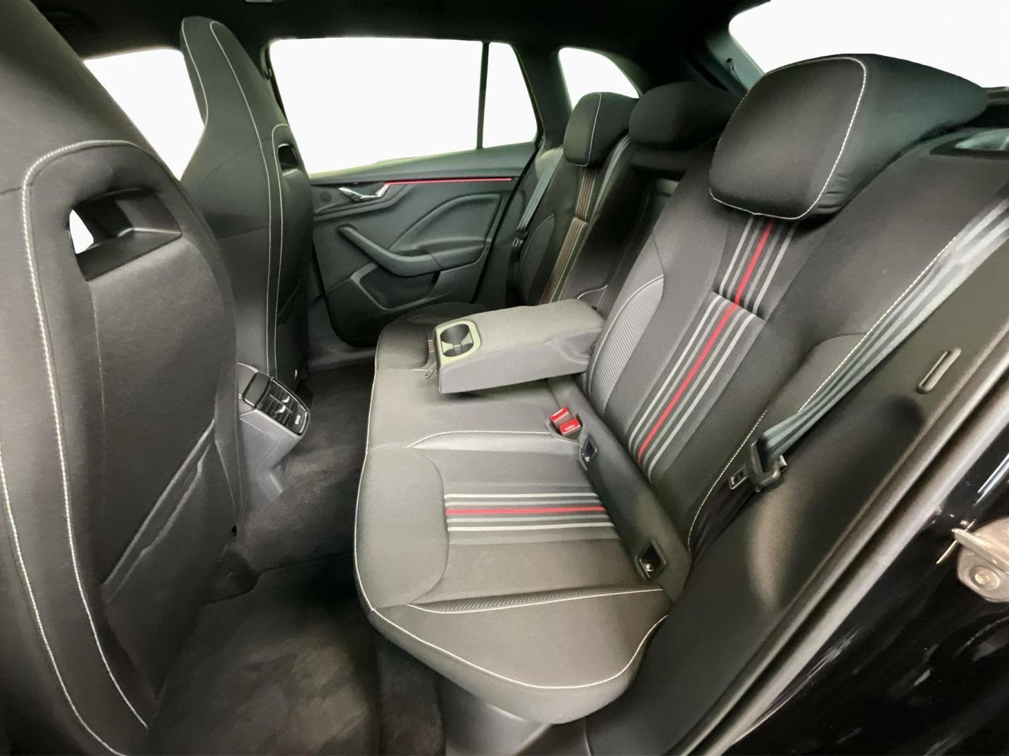Skoda Scala Monte-Carlo+DSG+Pano+LED (2025) - Photo 16