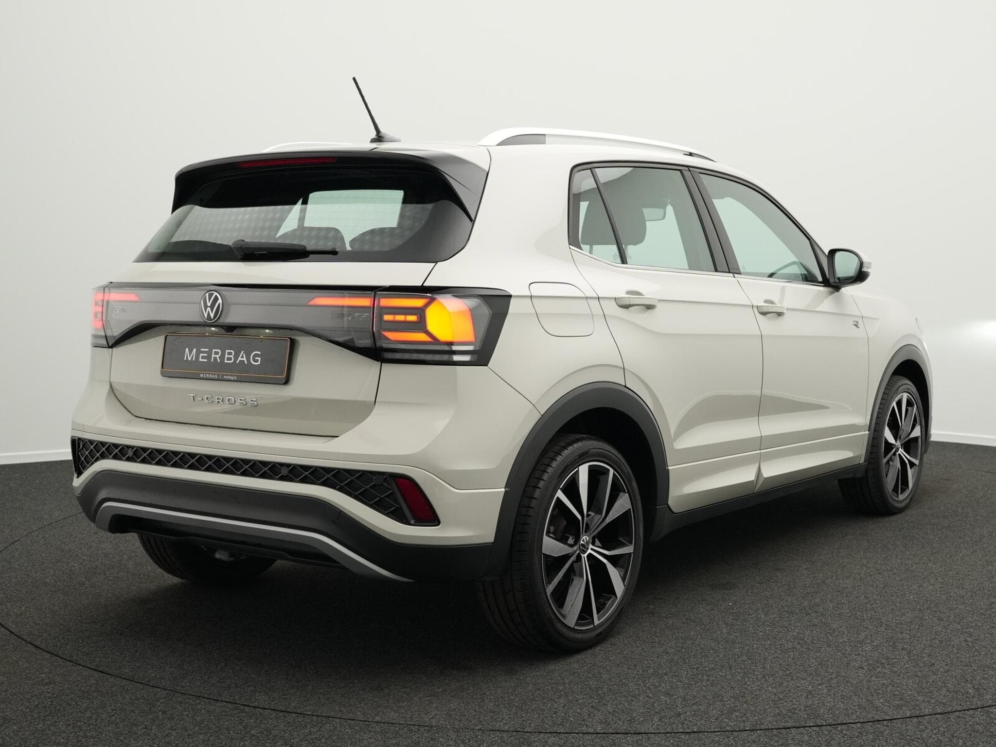VW T-Cross 1.0 TSI R-Line (2024) - Photo 3