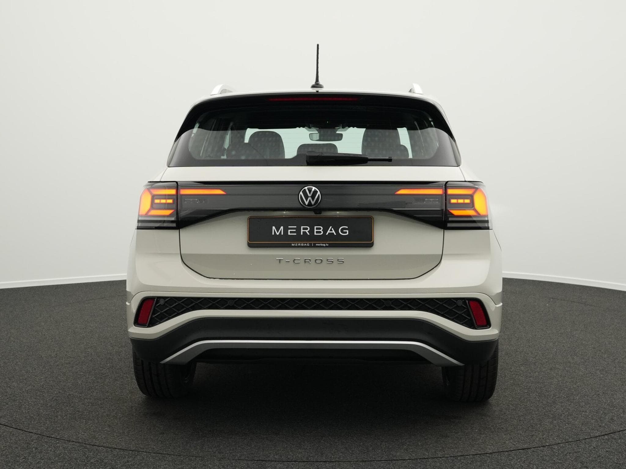 VW T-Cross 1.0 TSI R-Line (2024) - Photo 4