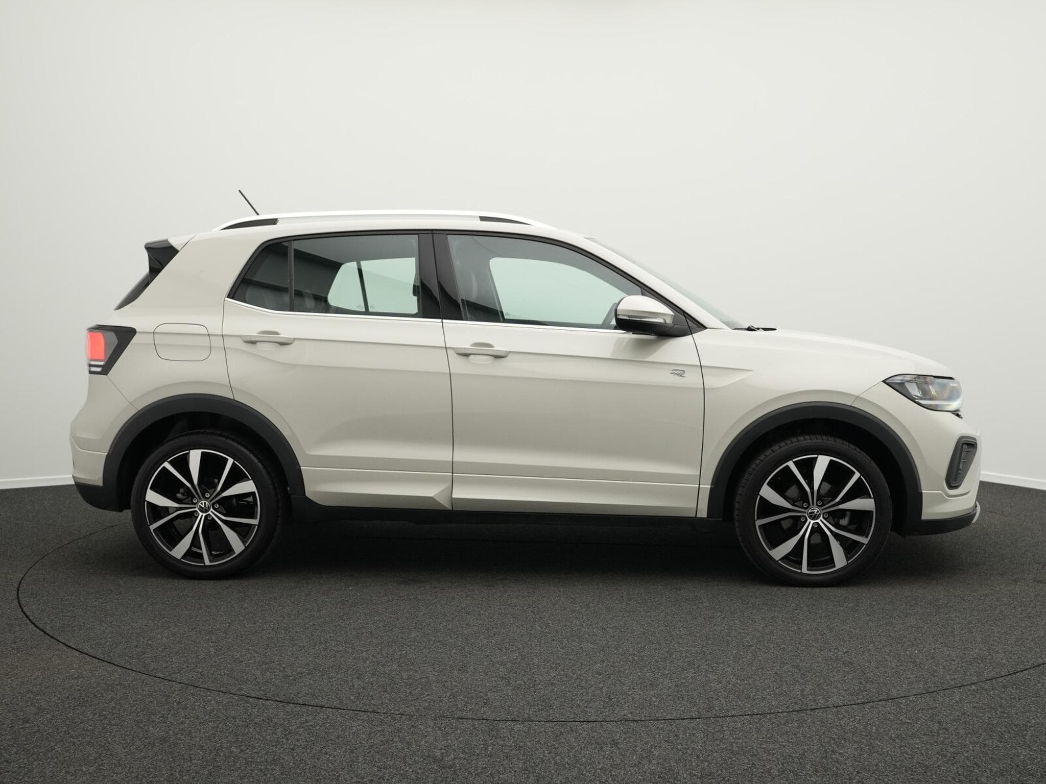 VW T-Cross 1.0 TSI R-Line (2024) - Photo 5