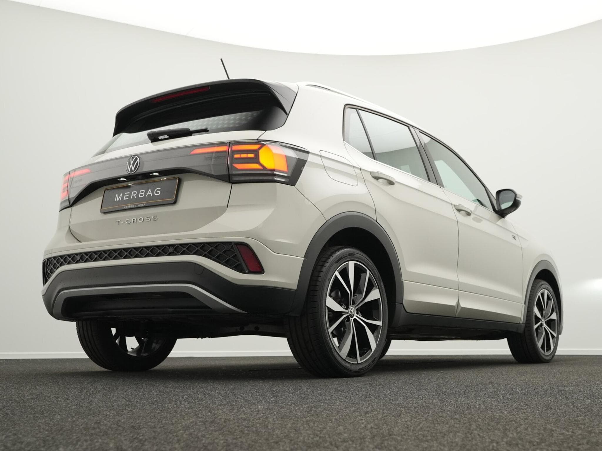 VW T-Cross 1.0 TSI R-Line (2024) - Photo 9