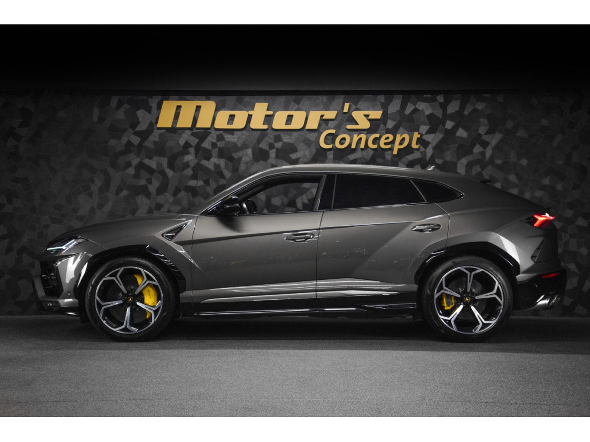 Lamborghini Urus V8 - GRIGIO KERES / GIALLO (2022) - Photo 2