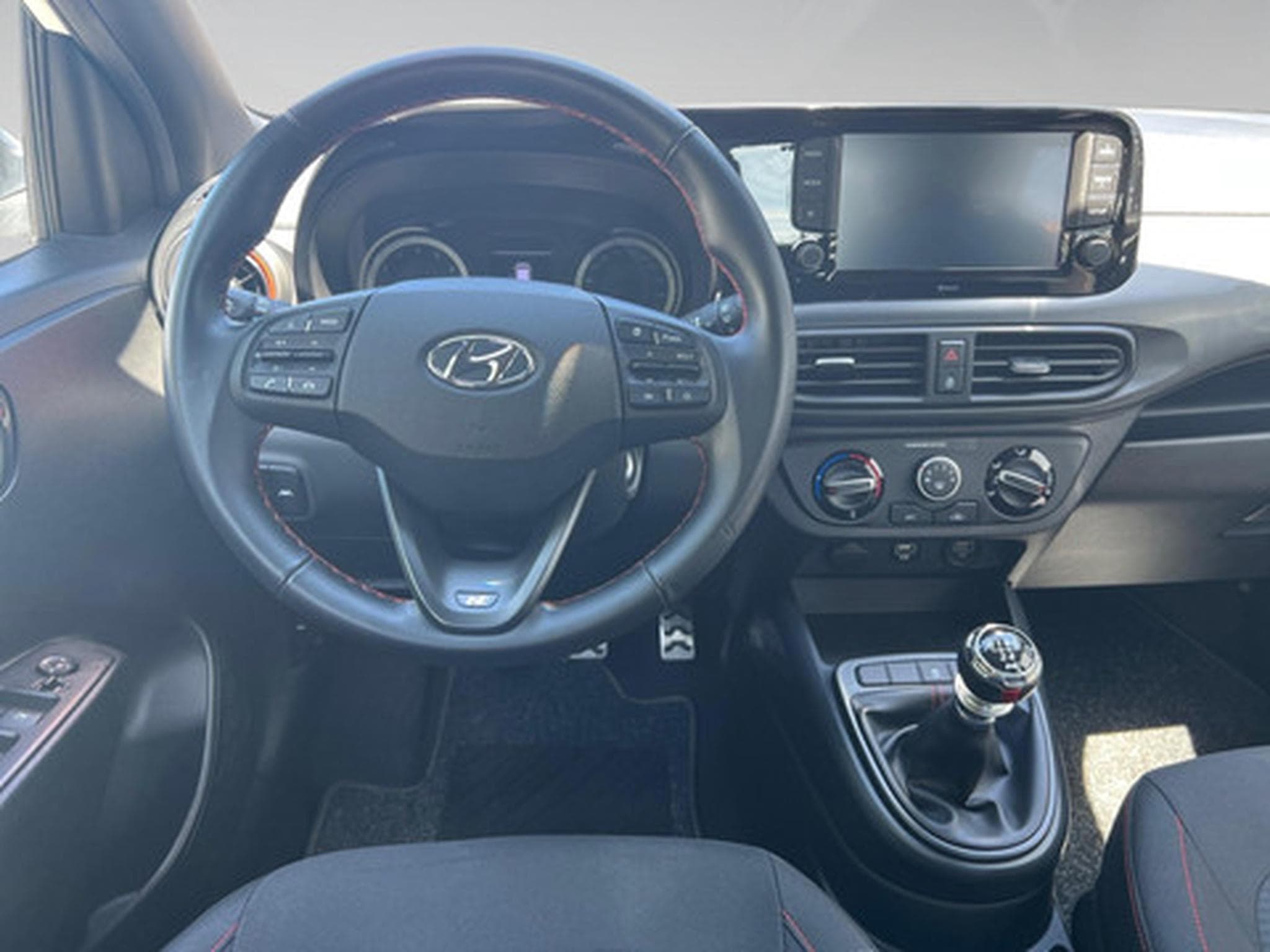 Hyundai i10 1.0 T-GDi Twist N-Line (2022) - Photo 16