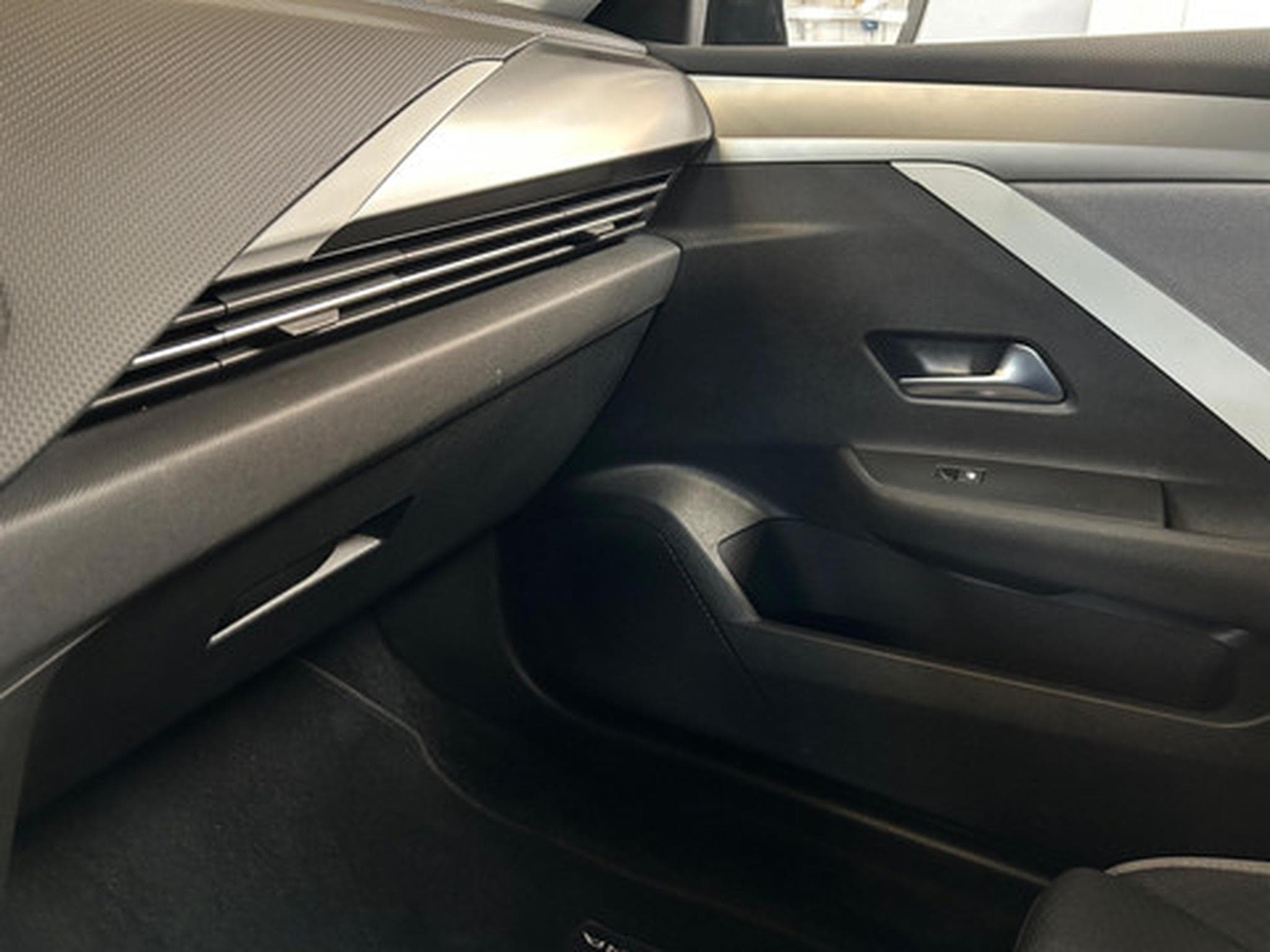 Opel Astra L Edition (2023) - Photo 19