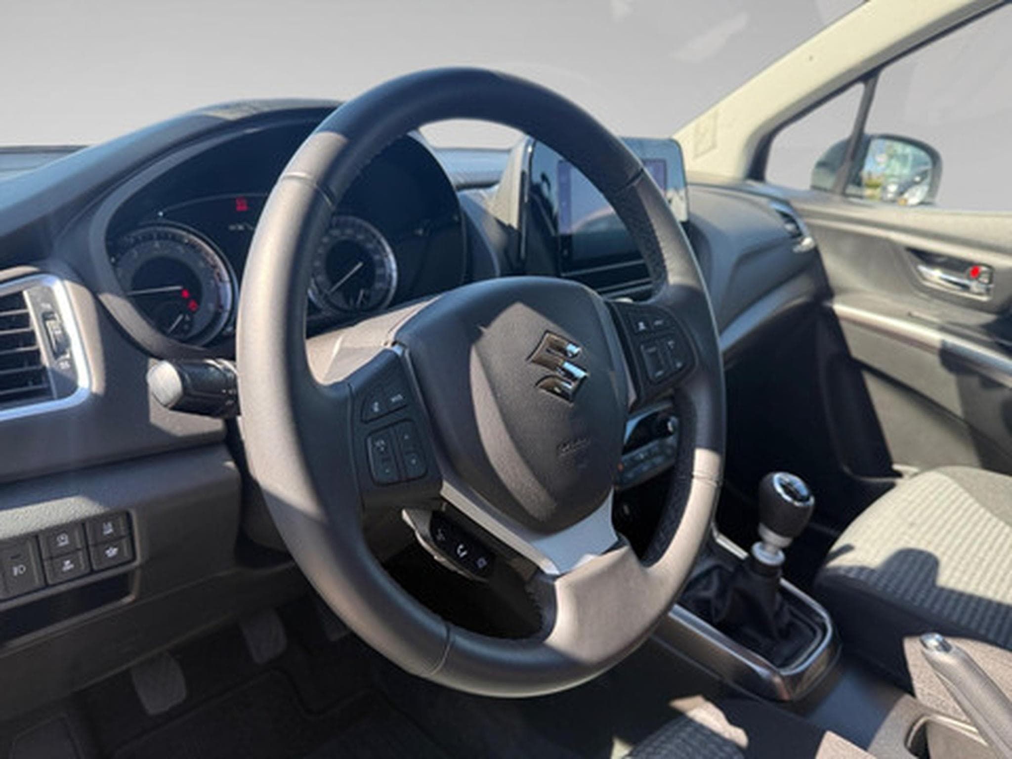 Suzuki S-Cross 1.4 GL (2024) - Photo 16