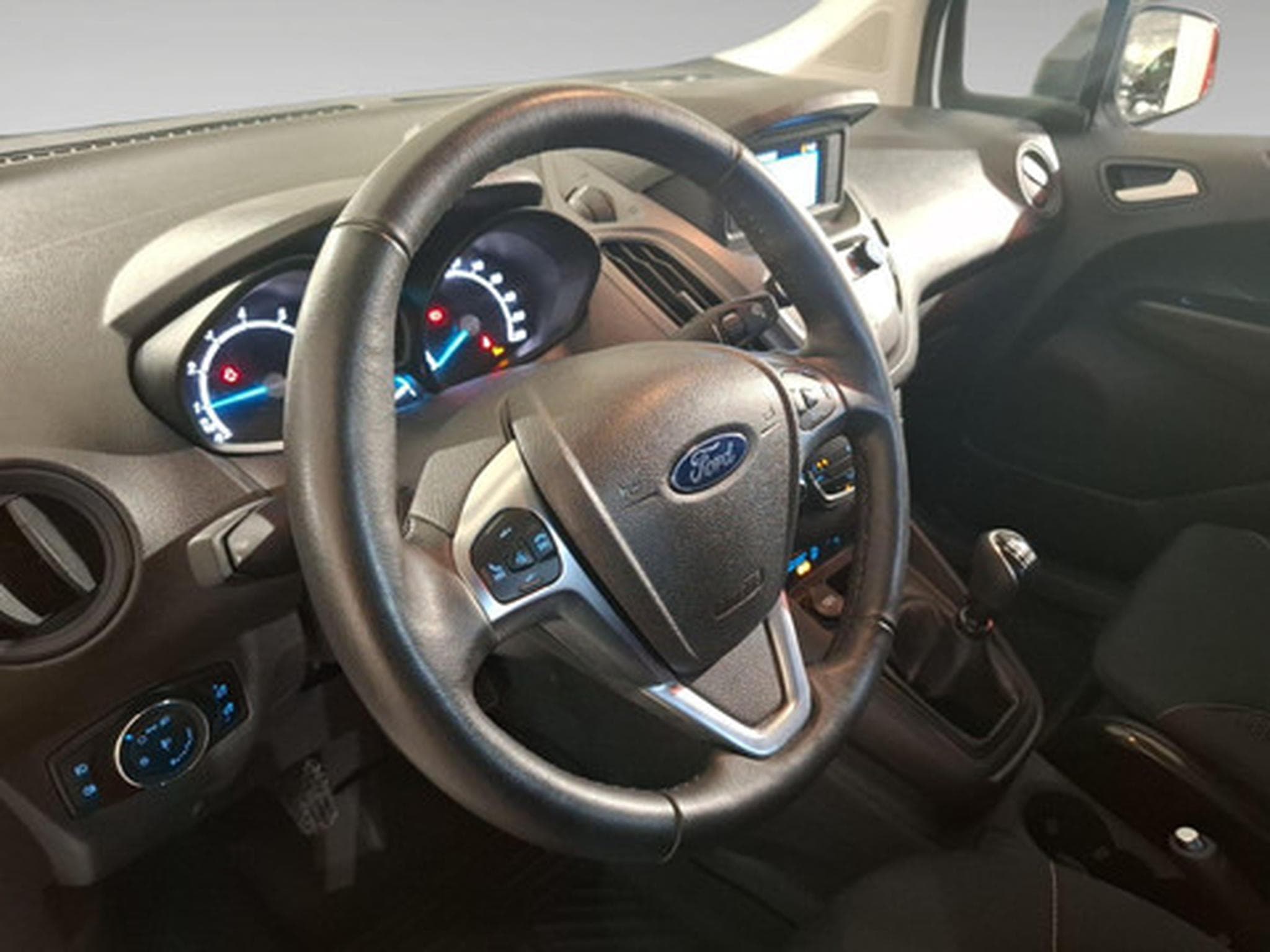 Ford Transit 1.0 Trend (2024) - Photo 10