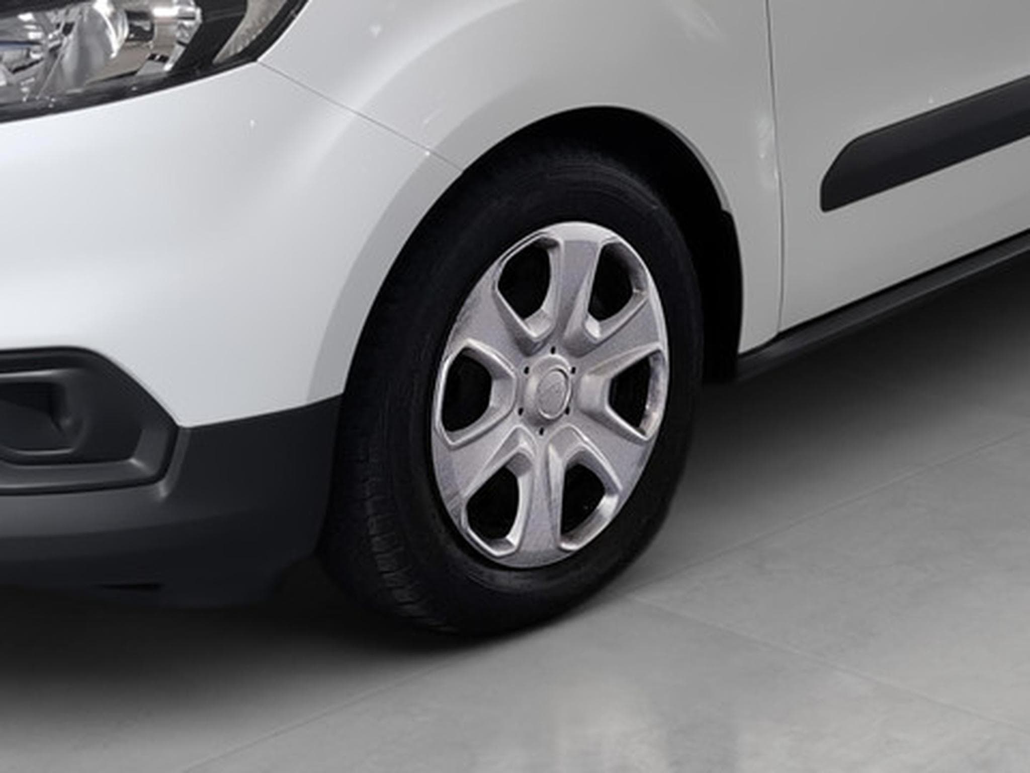 Ford Transit 1.0 Trend (2024) - Photo 19