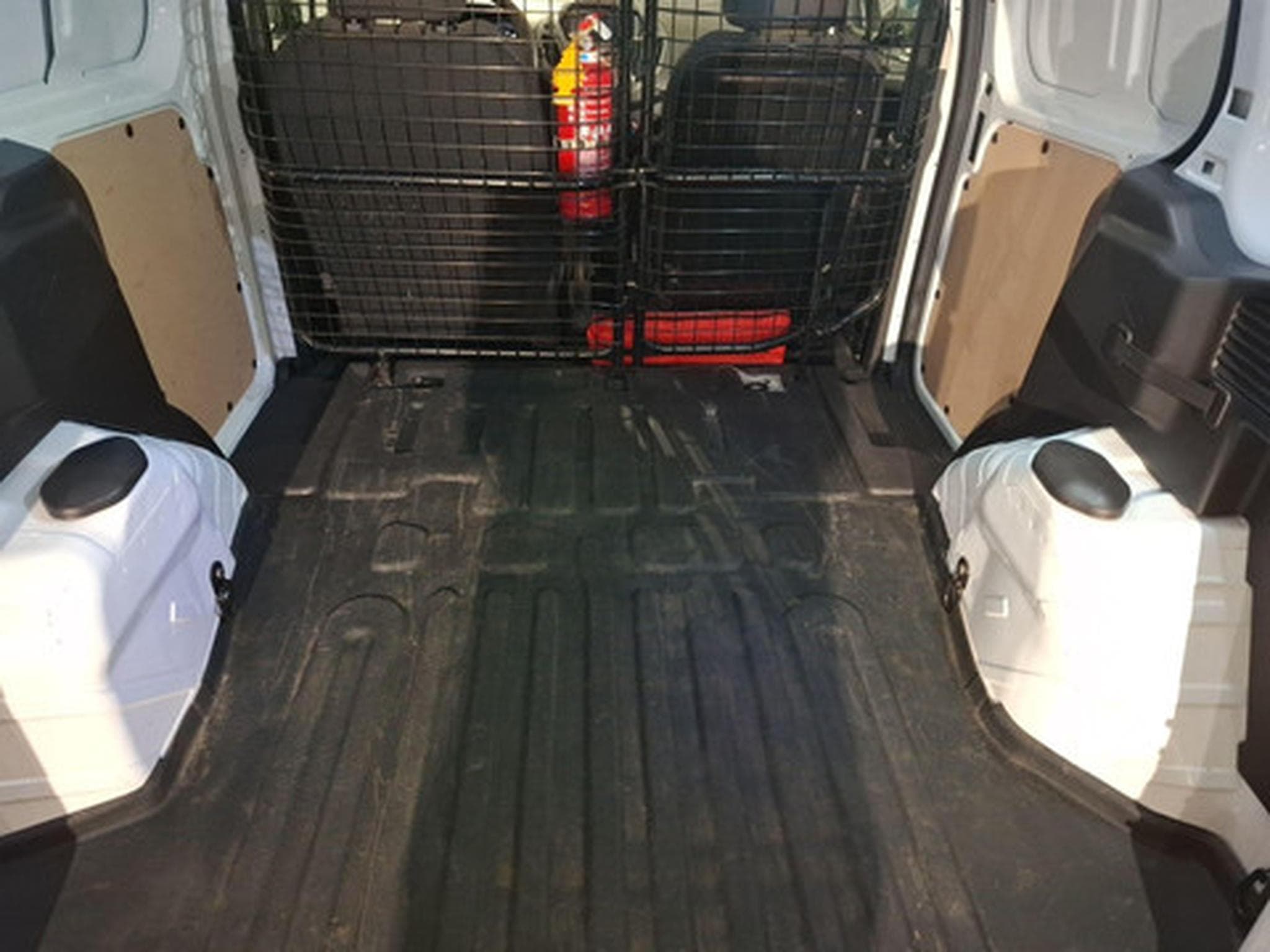 Ford Transit 1.0 Trend (2024) - Photo 21
