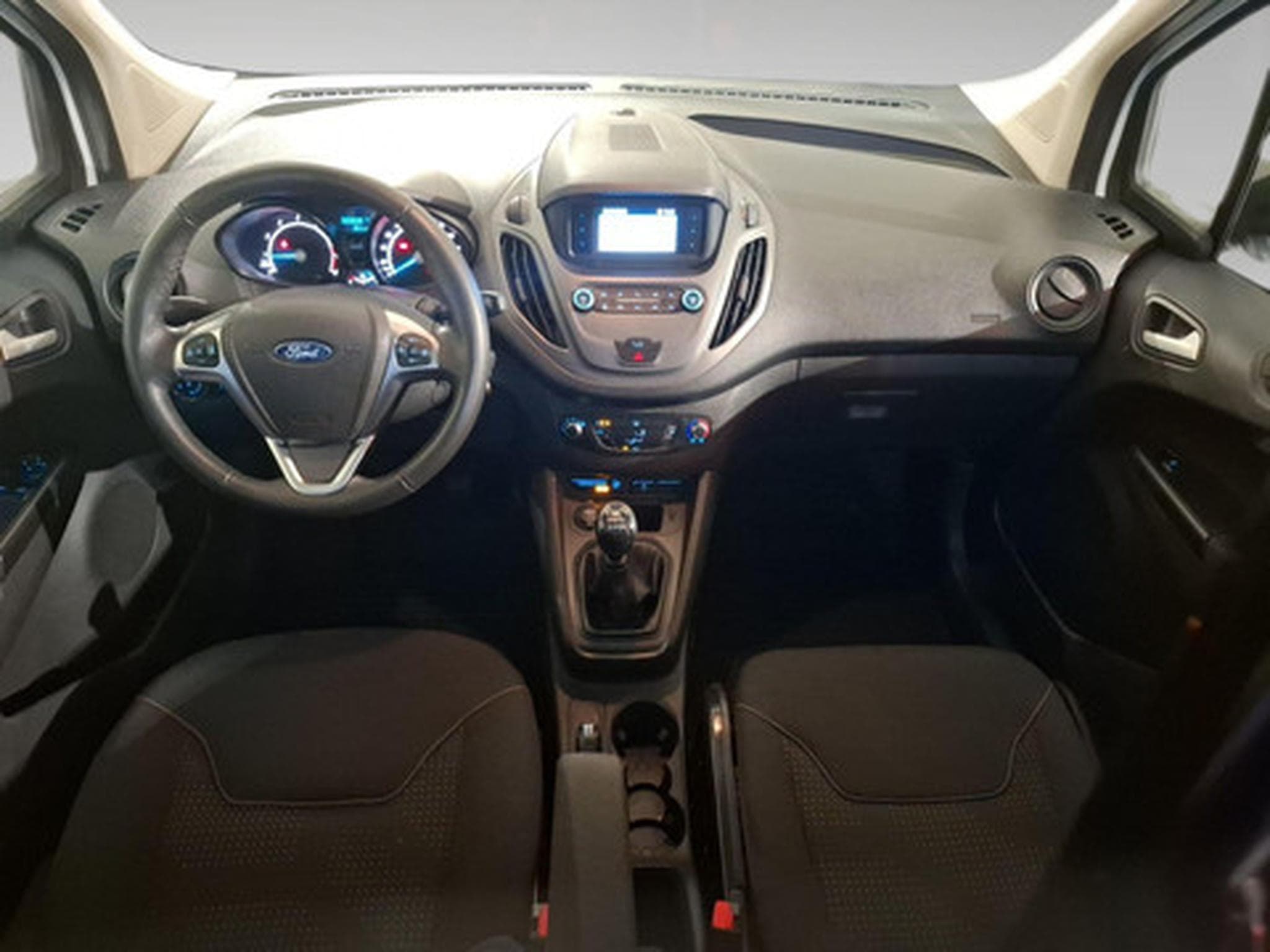 Ford Transit 1.0 Trend (2024) - Photo 3