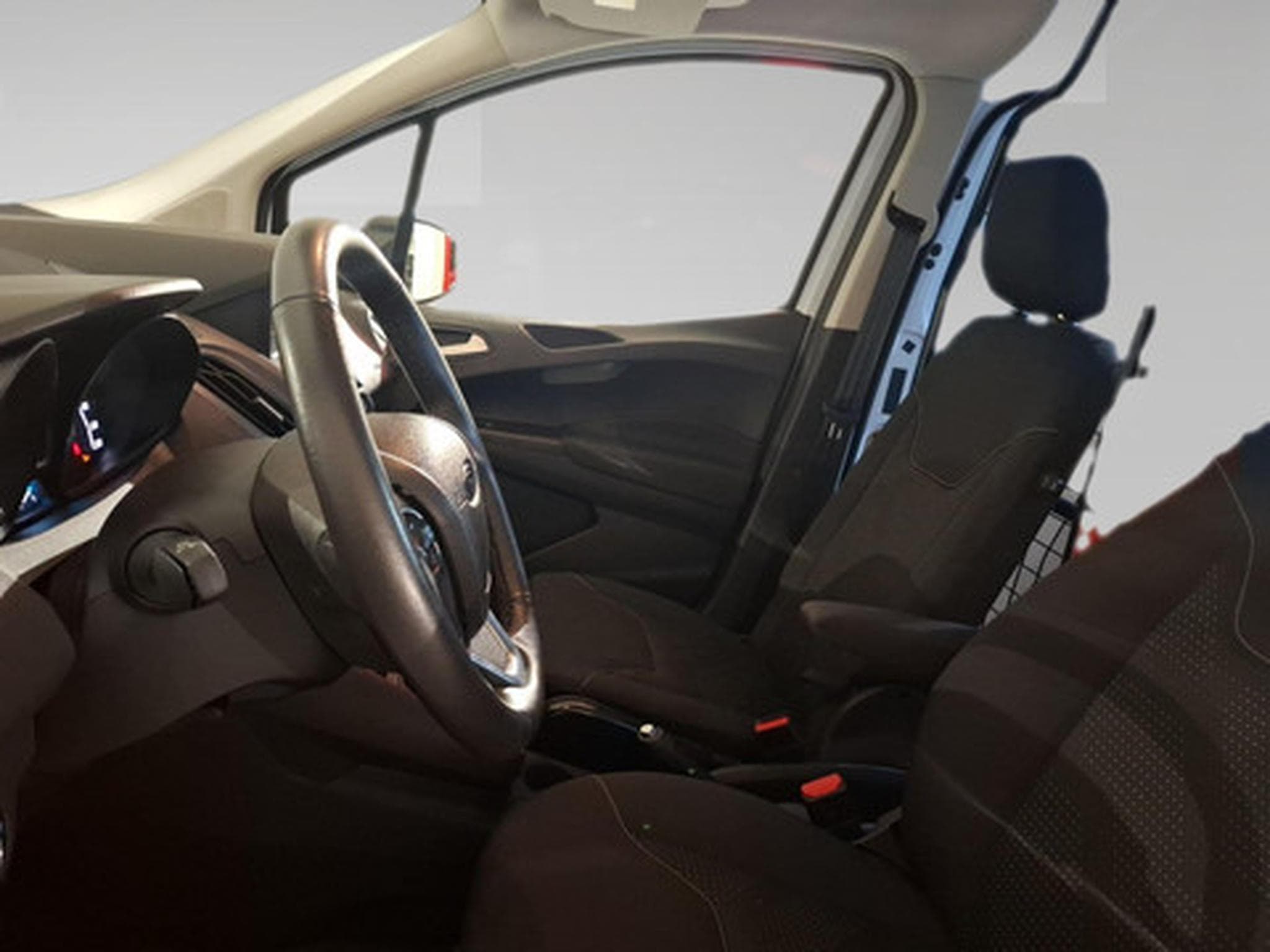 Ford Transit 1.0 Trend (2024) - Photo 9