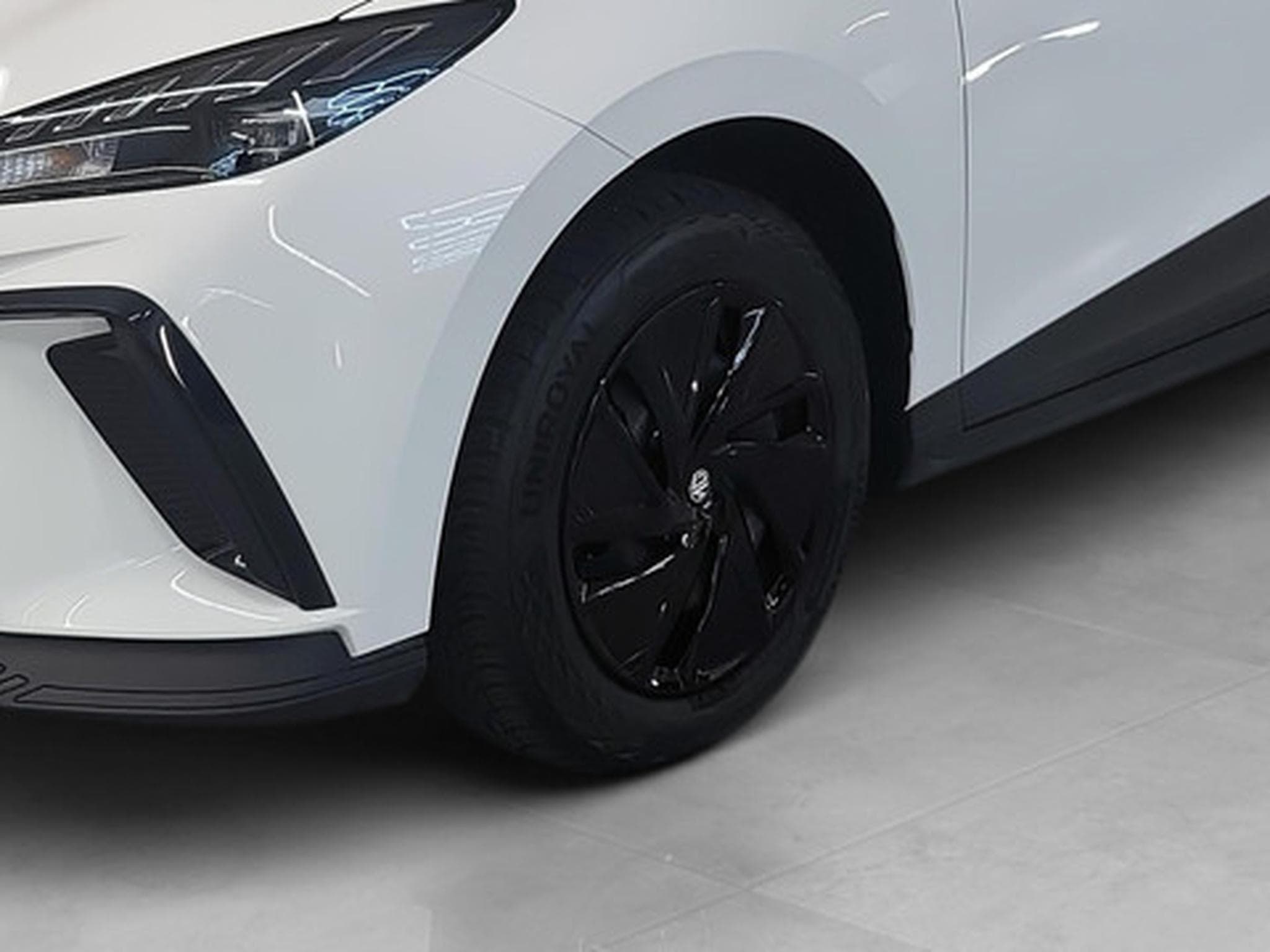 MG MG4 STANDARD (2023) - Photo 20