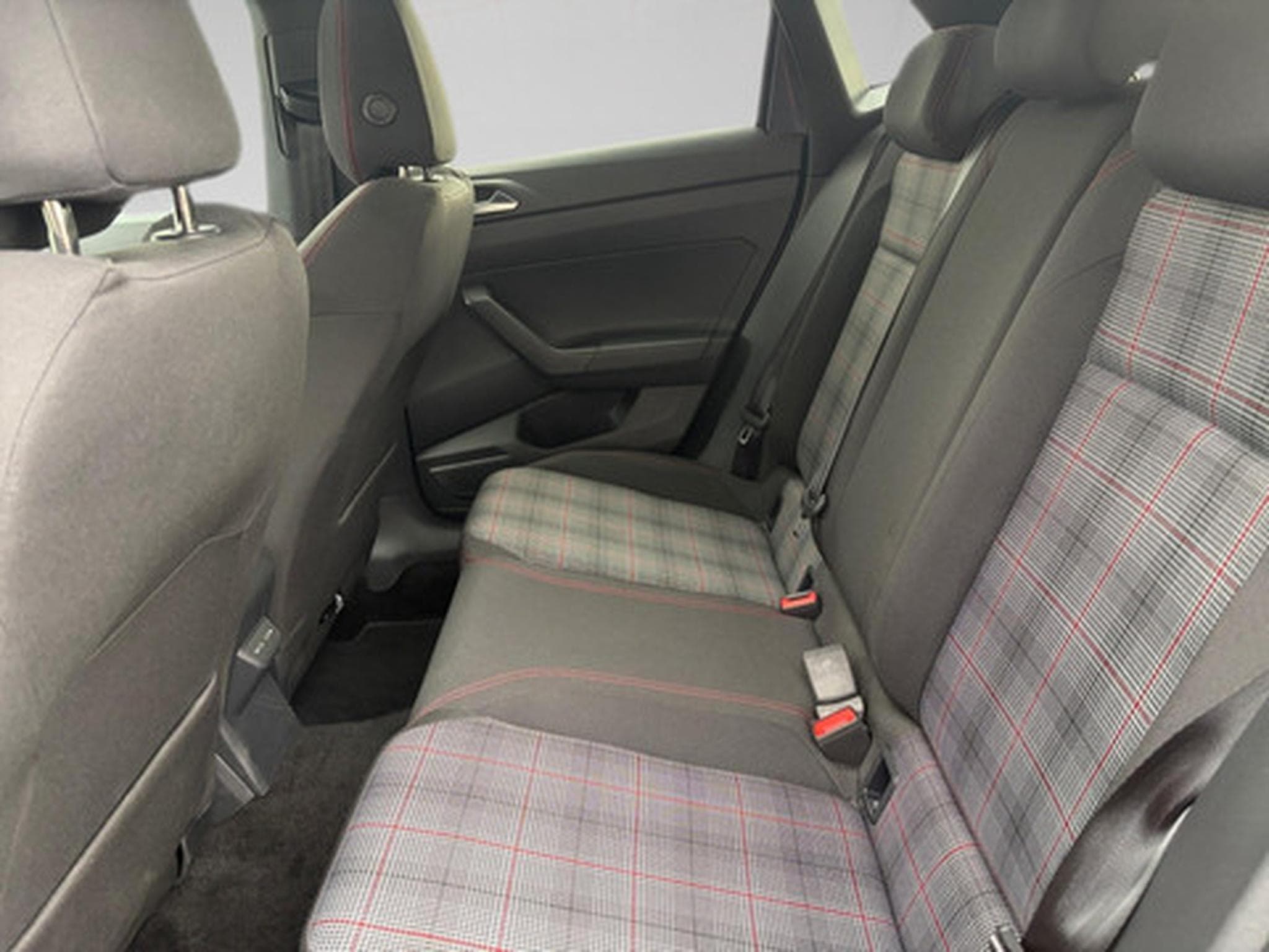 VW Polo GTI 2.0 GTI 207 PS Couleur Gris Fonce (2024) - Photo 11