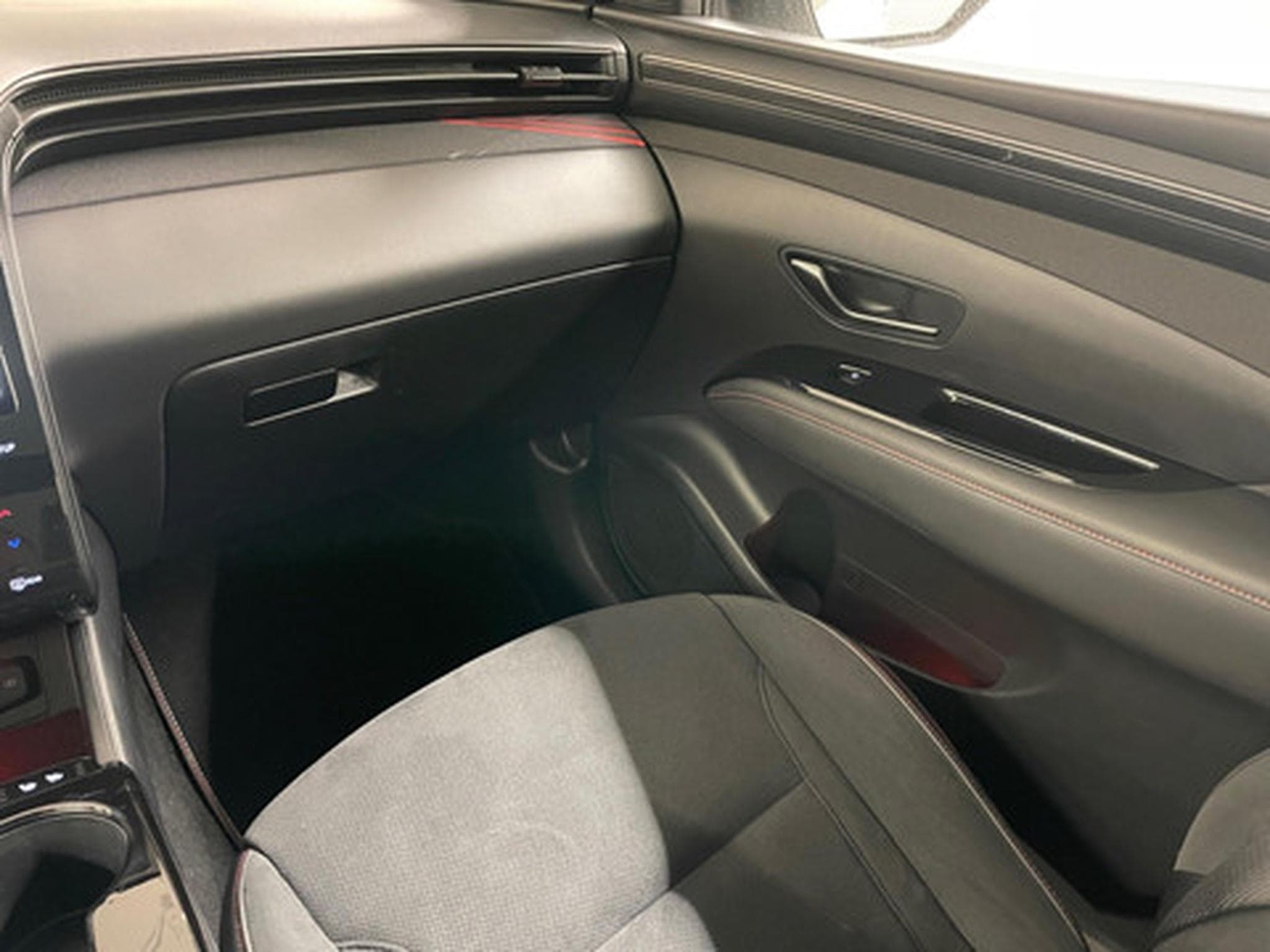 Hyundai Tucson 1.6 T-GDi PHEV 4x4 Shine N-Line (2025) - Photo 9