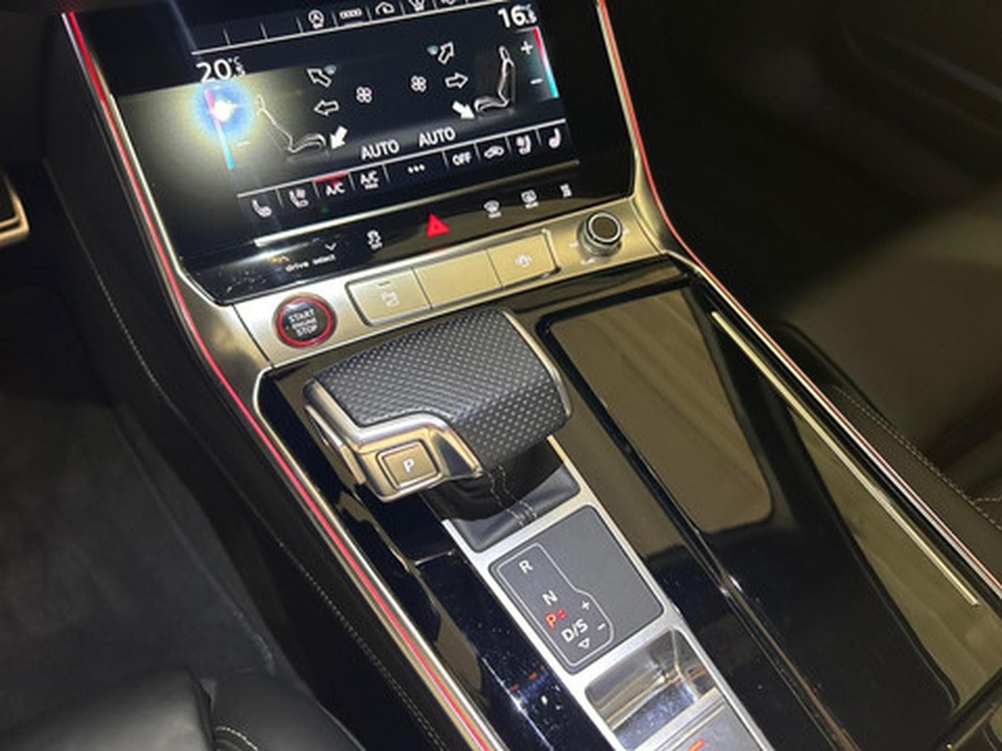Audi RS6 4.0 RS6 (2020) - Photo 8