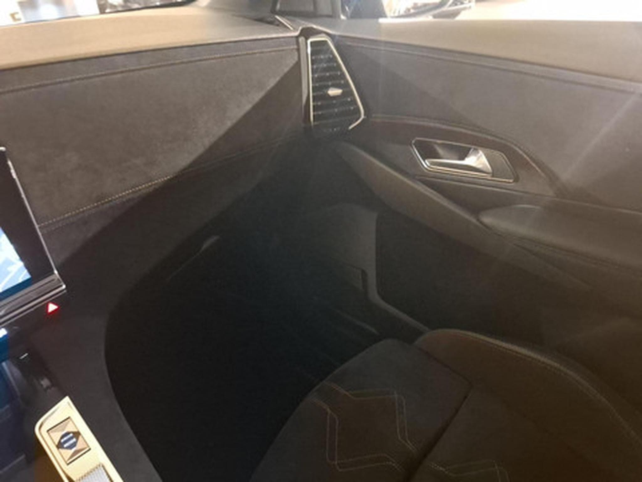 DS Automobiles DS7 CROSSBACK 1.5 PERFOMANCE (2024) - Photo 10