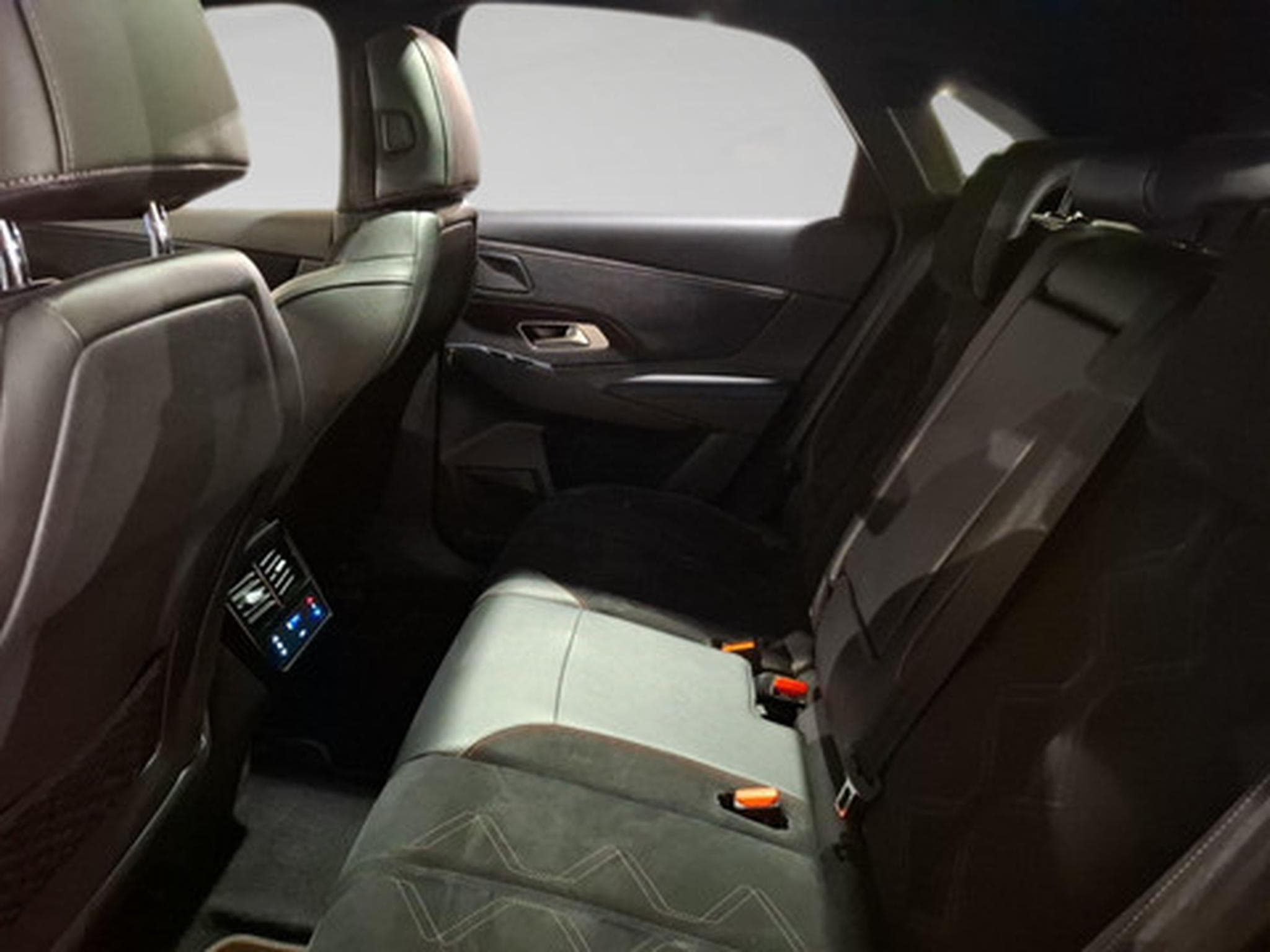 DS Automobiles DS7 CROSSBACK 1.5 PERFOMANCE (2024) - Photo 11