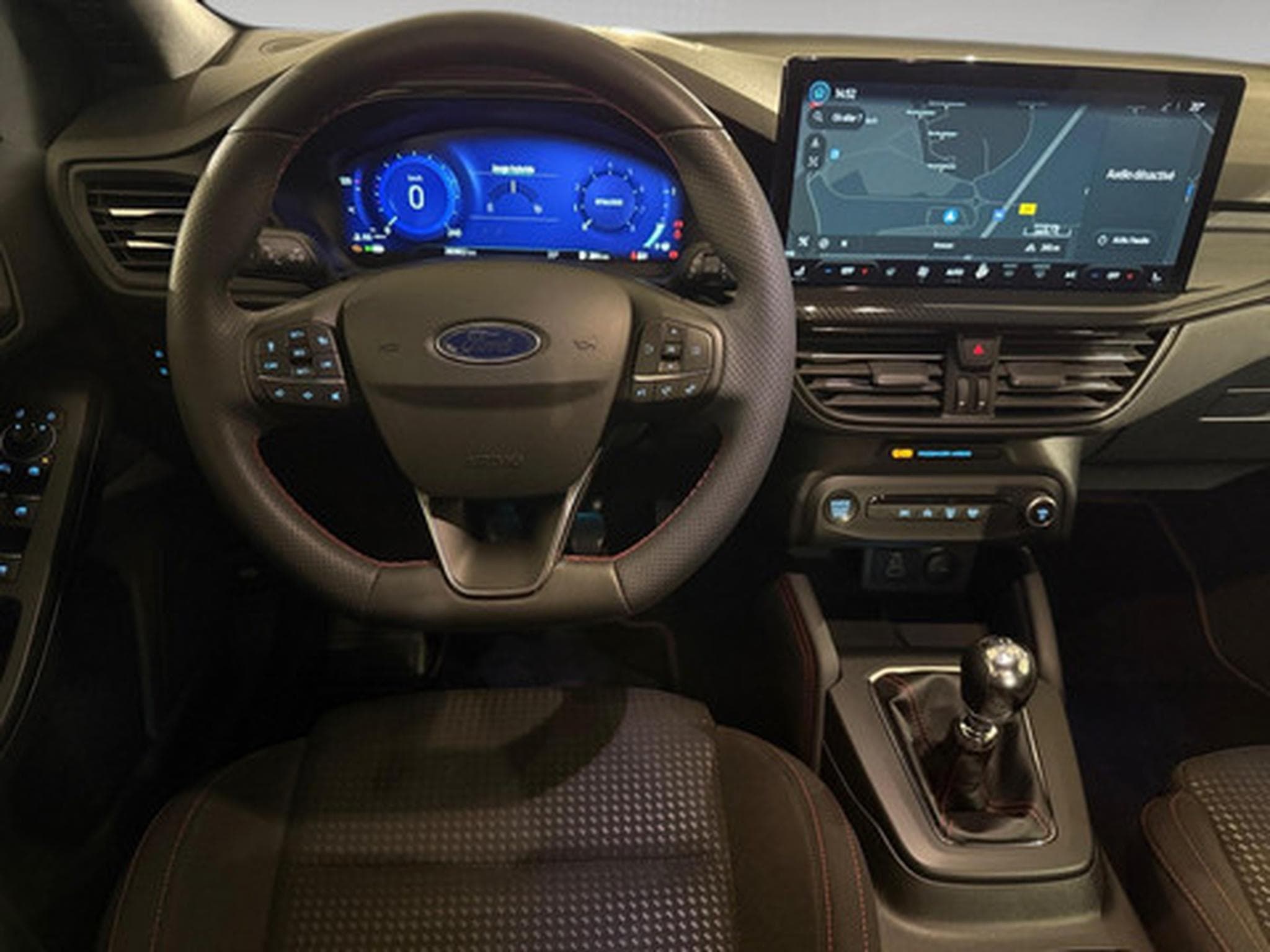 Ford Focus Clipper 1.0i EcoBoost MHEV 92kW ST-Line X (2023) - Photo 6