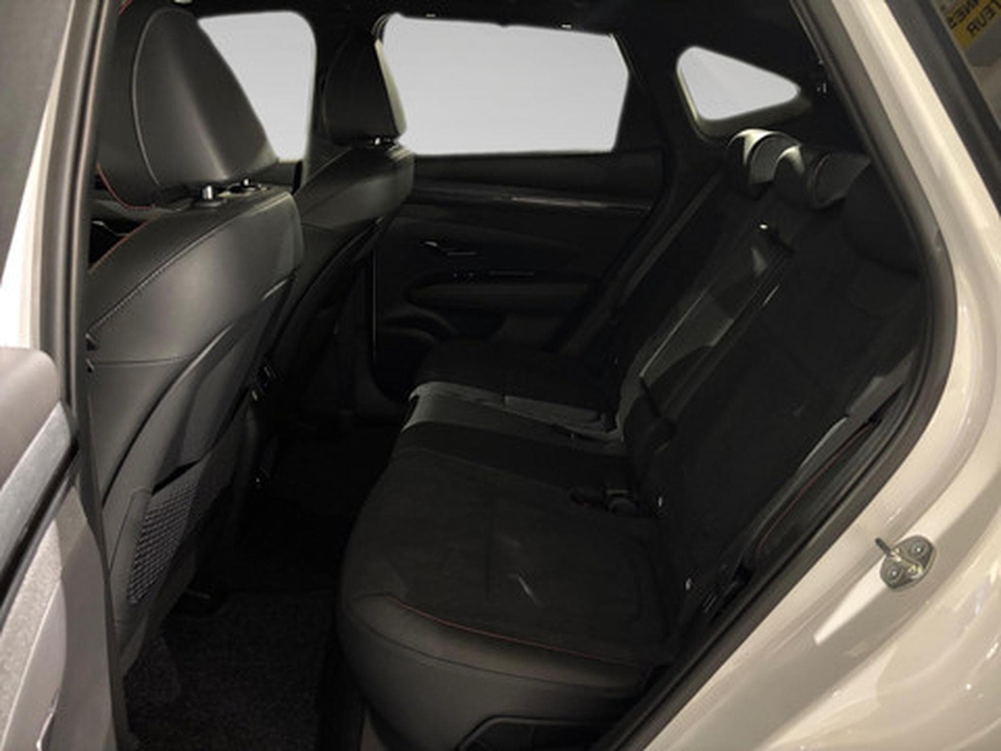 Hyundai Tucson 1.6 N LINE PLUG IN HYBRID (2025) - Photo 11