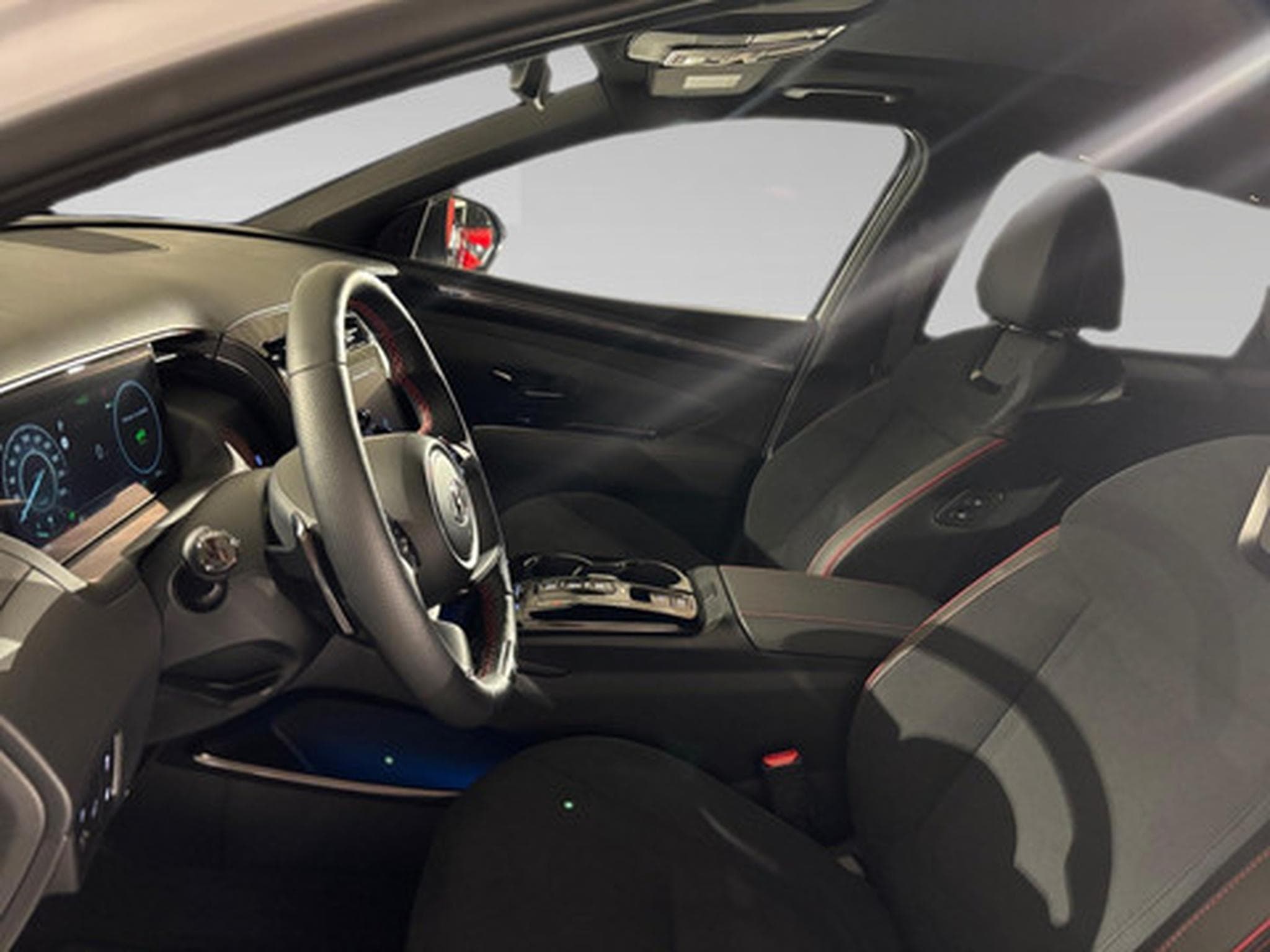 Hyundai Tucson 1.6 N LINE PLUG IN HYBRID (2025) - Photo 4