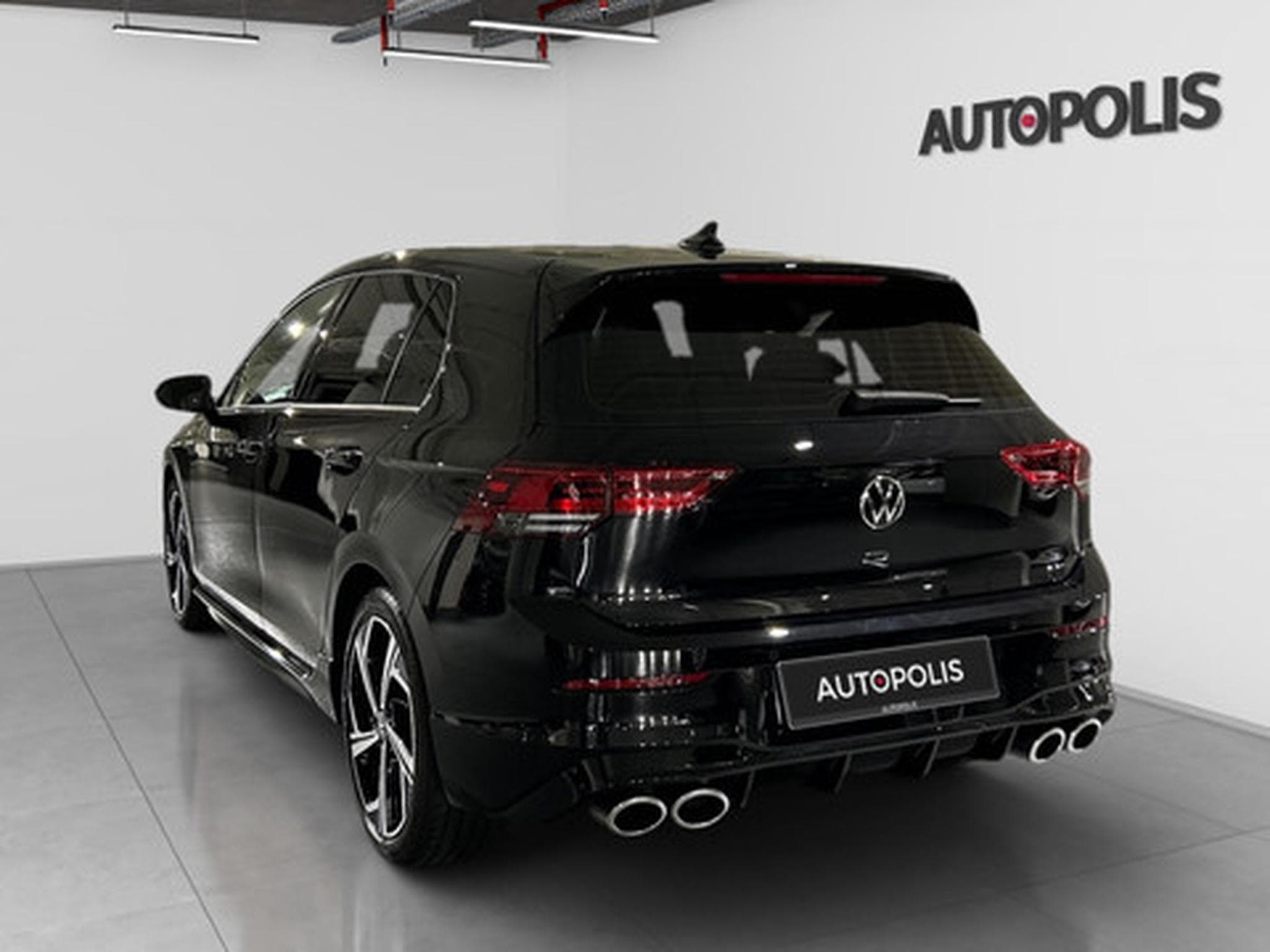 VW Golf R 2.0 TSI VIII Type R (2023) - Photo 18