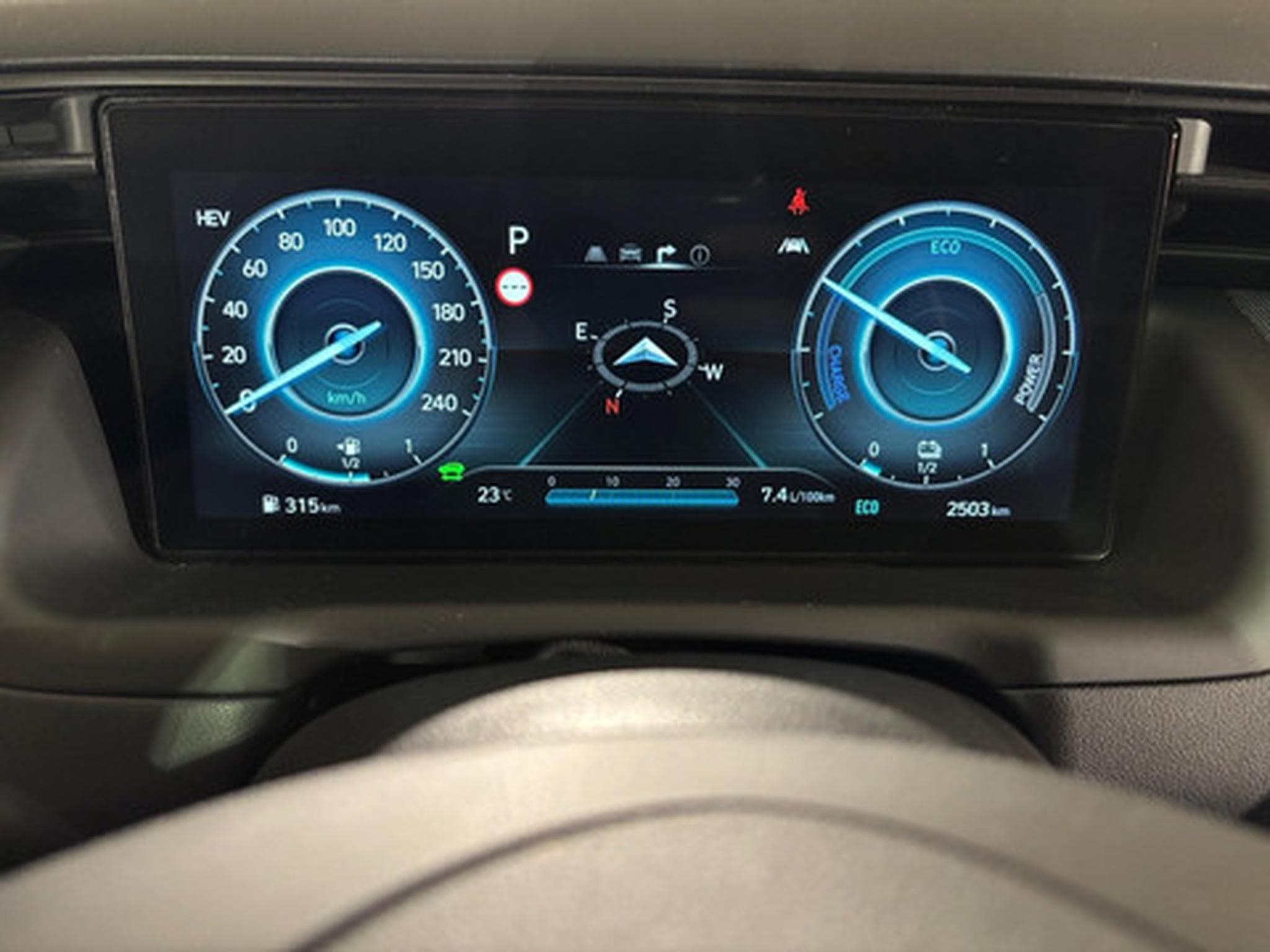 Hyundai Tucson 1.6 N LINE PLUG IN HYBRID (2025) - Photo 2